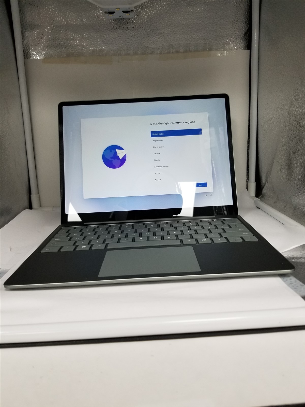 Microsoft Surface Laptop Go 2 Core i5 12.4″ 8GB/256GB Green Fully Working VG5899