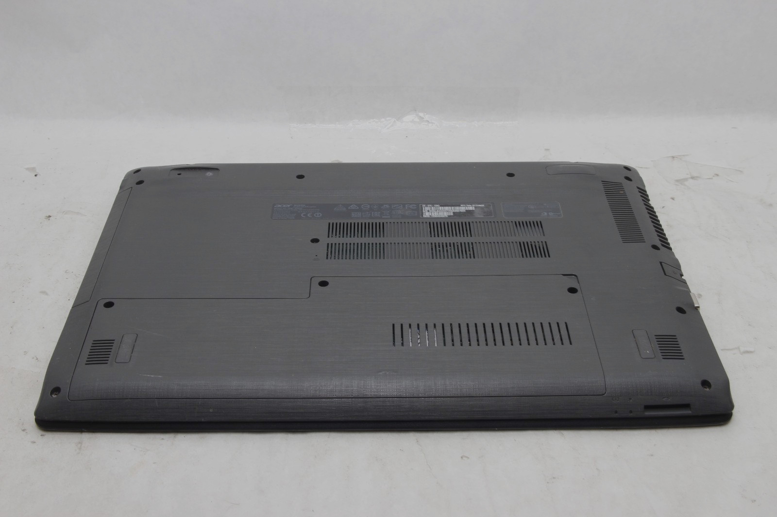 Acer Aspire E5-575 15.6″ Laptop i7-7500U 8 GB RAM 256 GB SSD Win 11 No Charger