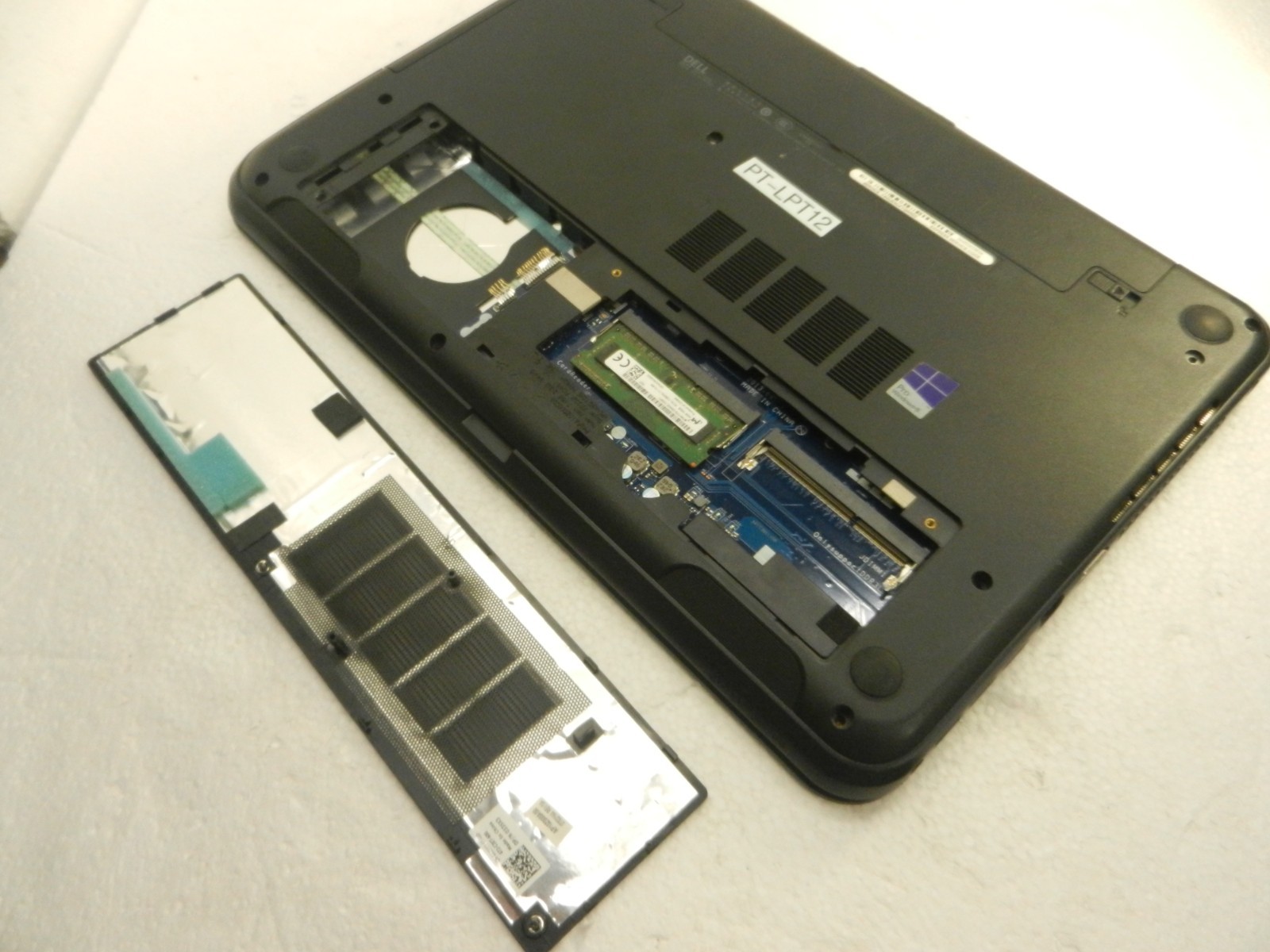 Dell Latitude 3540 15.6″ Laptop Core i5-4210U 1.70GHz 4GB RAM No HDD – Damaged*