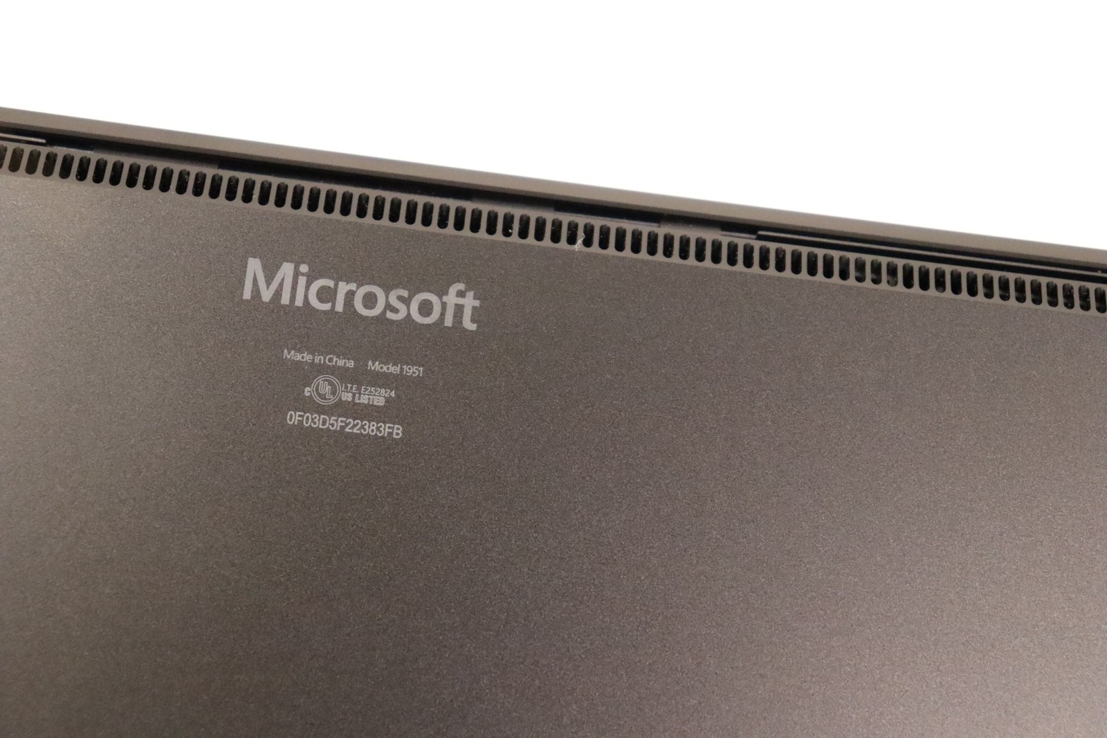 Microsoft Surface Laptop 5 1951 13.5″ Touch i7-1265U 16GB 256GB NVMe W11P As Is