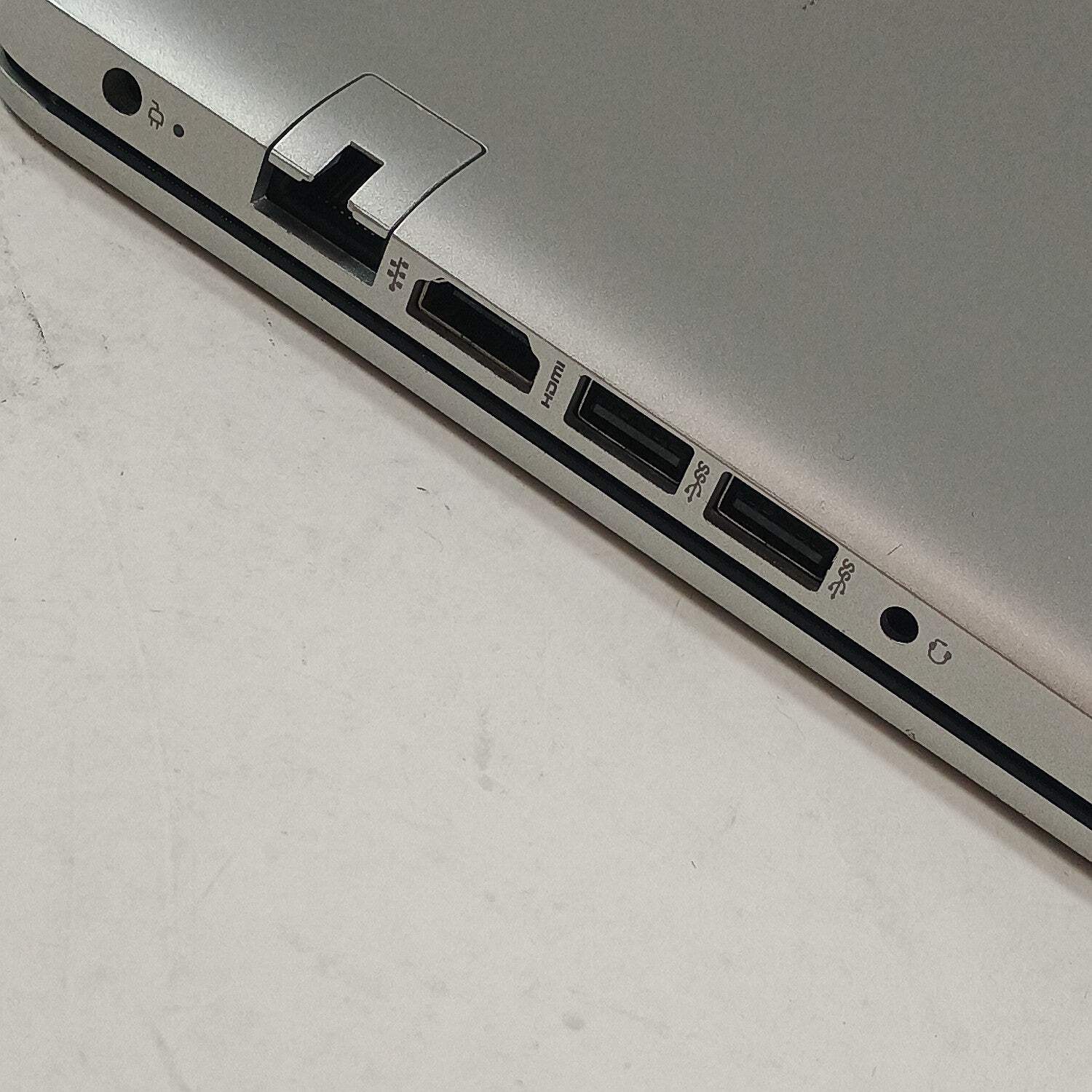 Broken HP Laptop 14-CF2033WM 14″ Pentium S N5030 1.1GHz 4GB RAM 128GB SSD READ