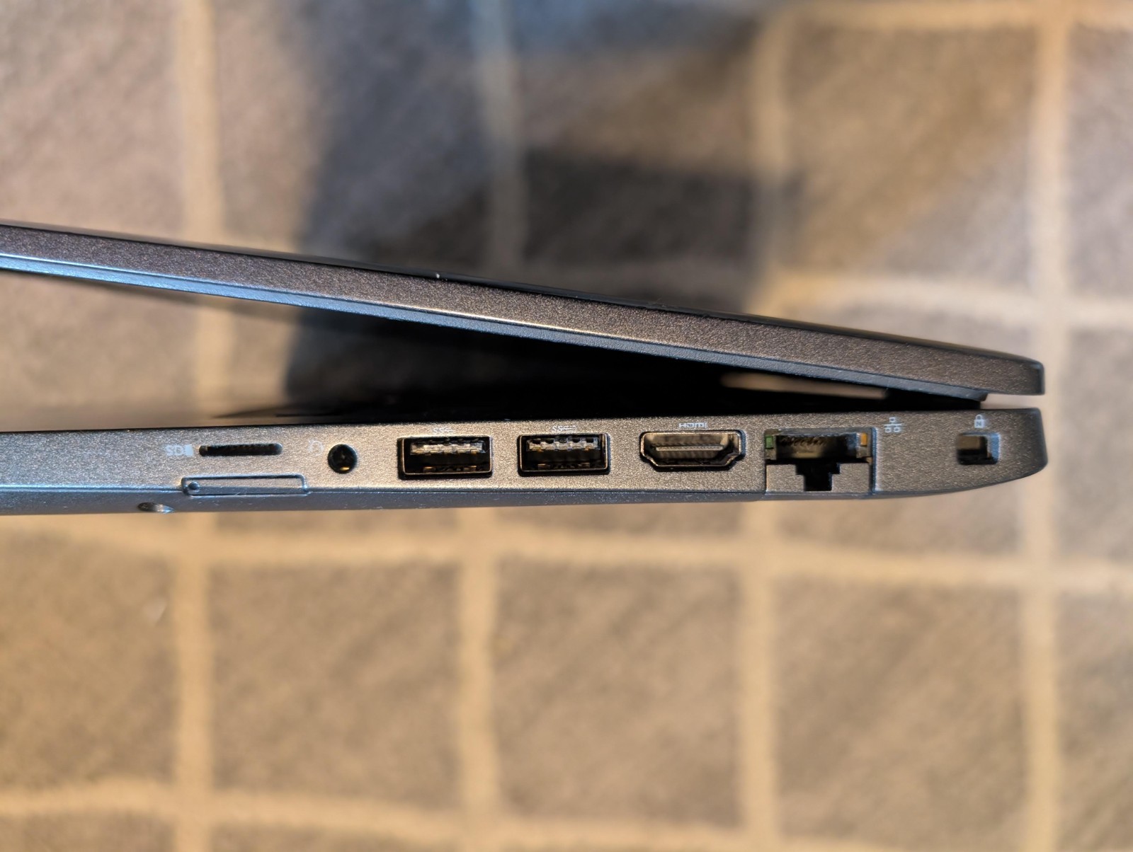 Dell Latitude 5400 14″ (256 GB SSD, Intel Core i5-8365U, 8GB RAM) UNTESTED