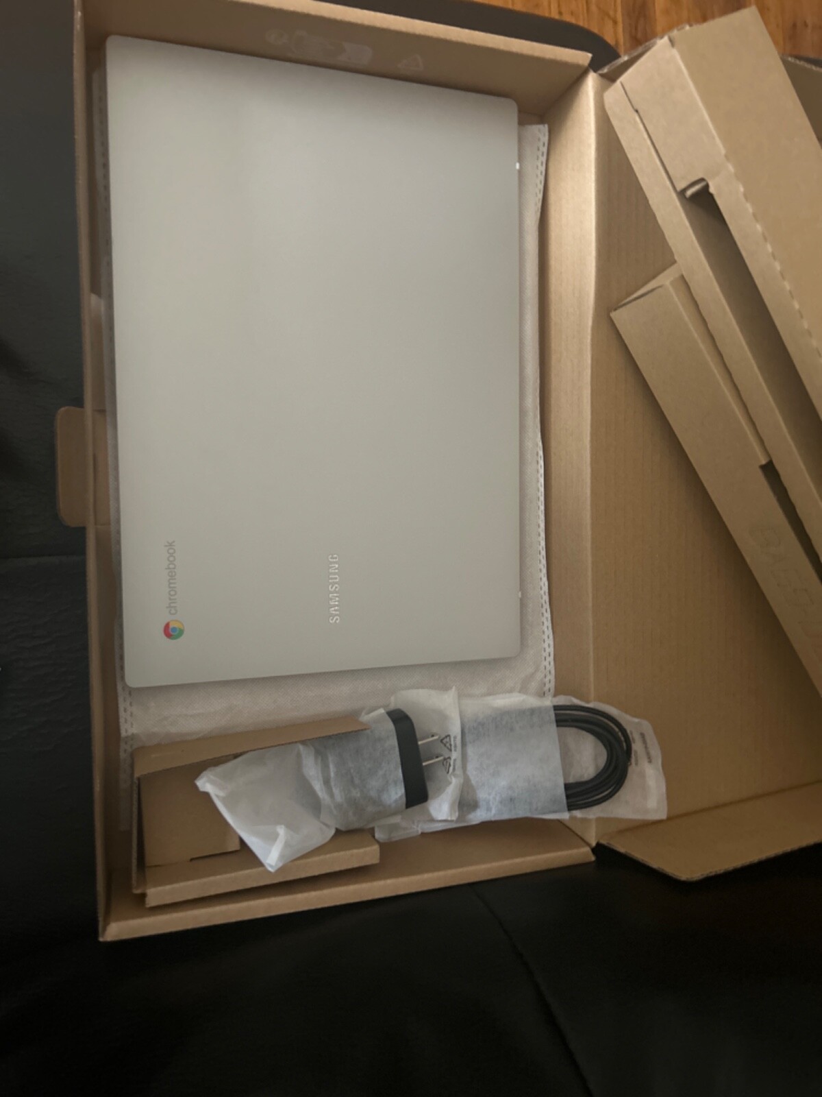 Samsung Galaxy Chromebook Go 14″ (32GB eMMC, Intel Celeron N, 2.80 GHz, 4GB,…