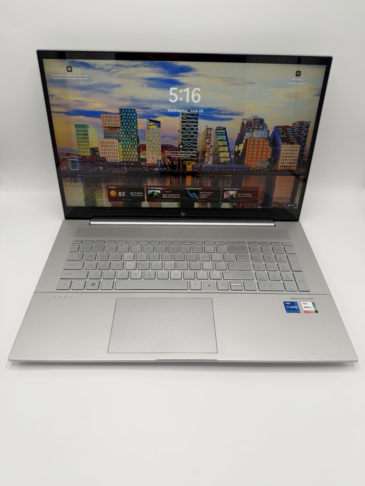 HP Envy 17m-ch0013dx 17.3” Touch i7-1165G7 16GB RAM 512GB SSD Windows 11 Iris Xe