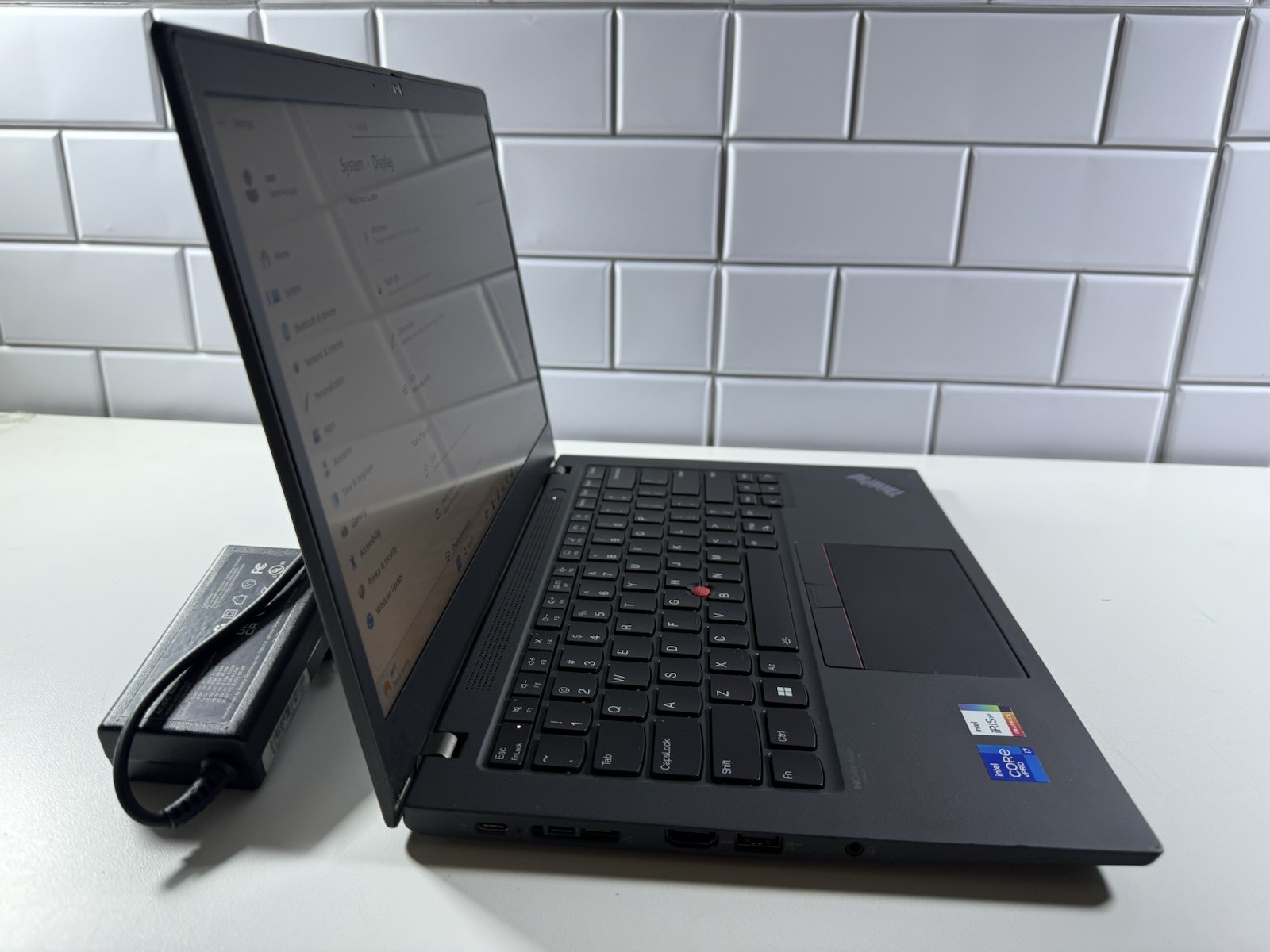 Lenovo ThinkPad T14s Gen 2 i7-1185G7 32GB 14″ FHD 128GB WWAN 4G Touch Read”