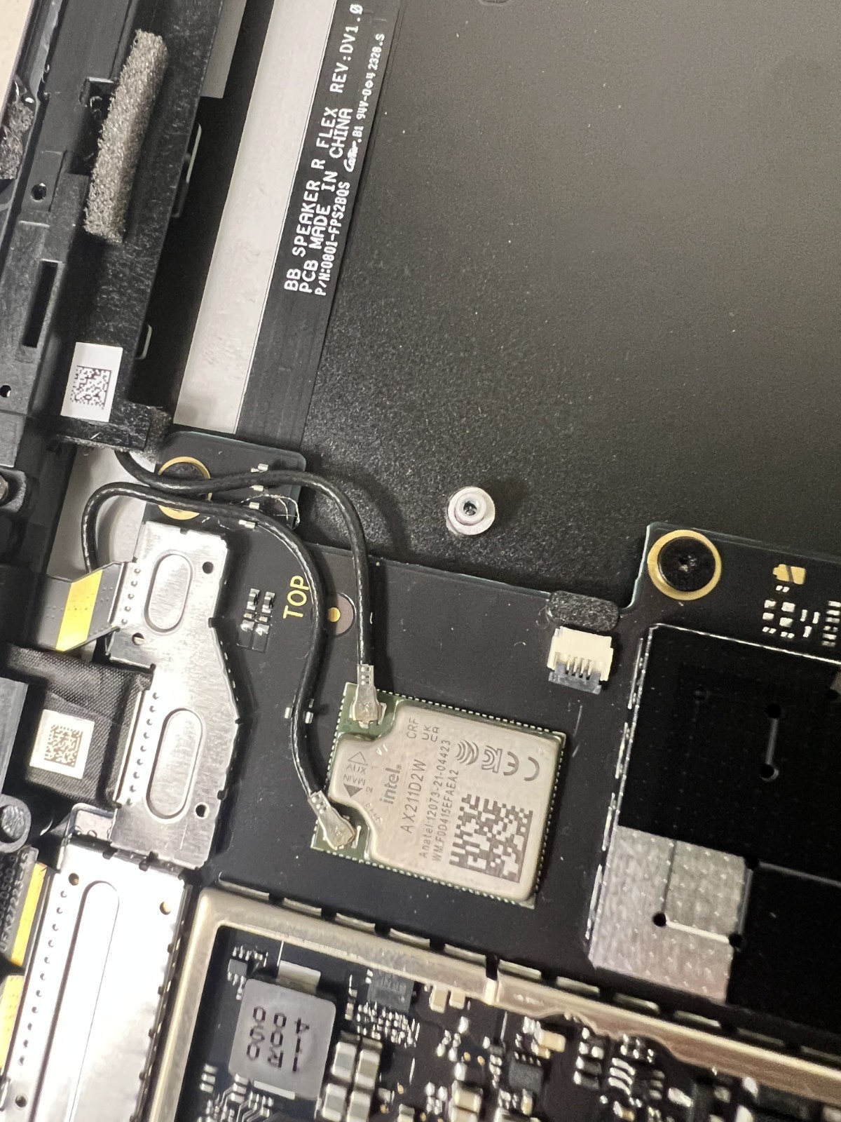 Microsoft Surface Pro 9 13″ i5-1235U 8GB RAM 2038 As-Is No Screen No SSD READ!!!