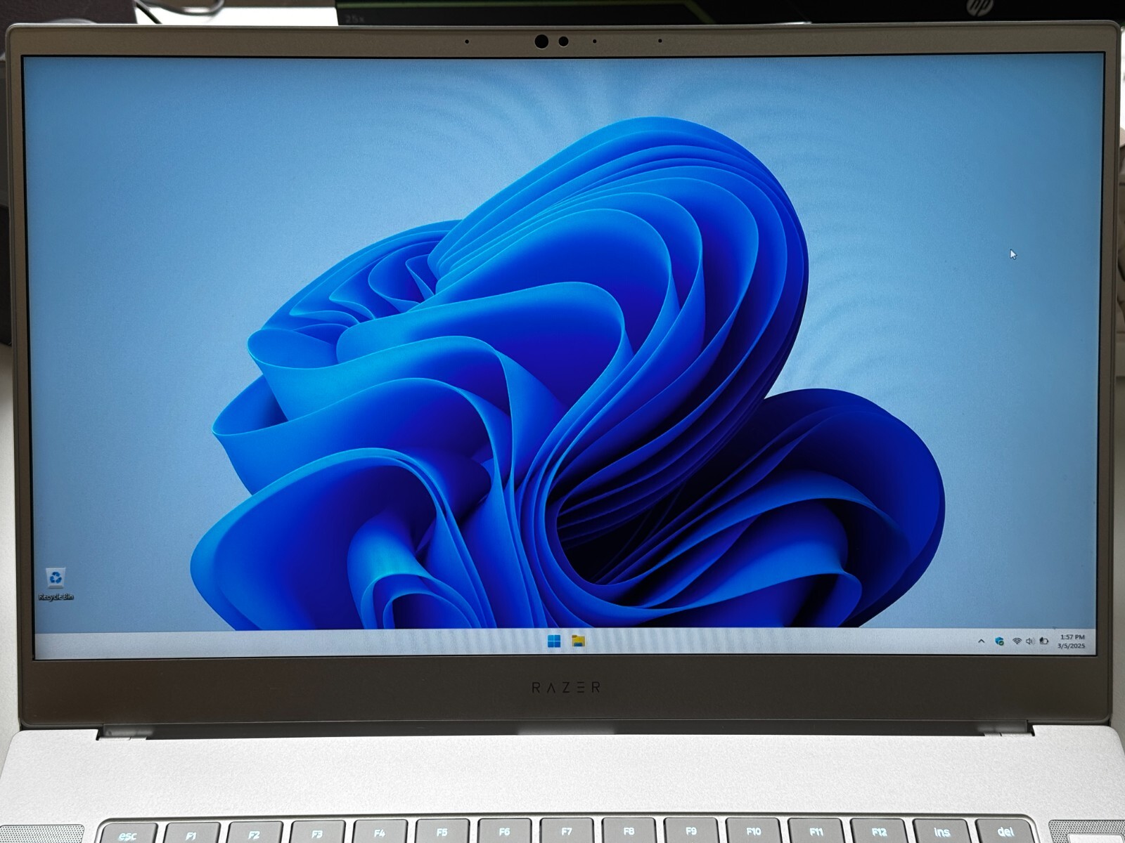 Razer Blade 15 Advanced 2019, Mercury White, 240Hz, i7-9750H, RTX 2070 MQ, 32GB