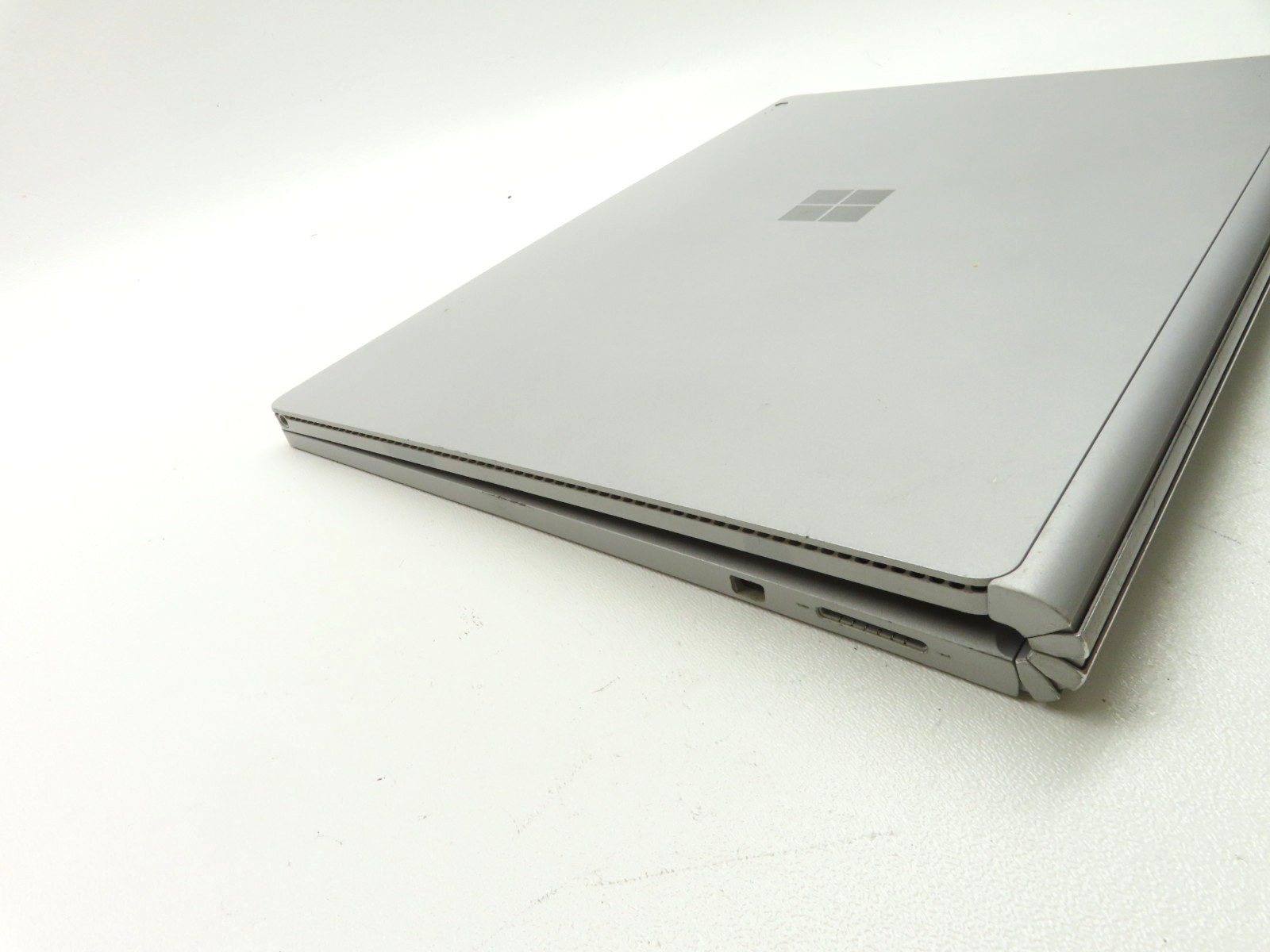 Microsoft Surface Book 1703 Intel Core i5-6300U 2.4GHz 8GB RAM 512GB SSD