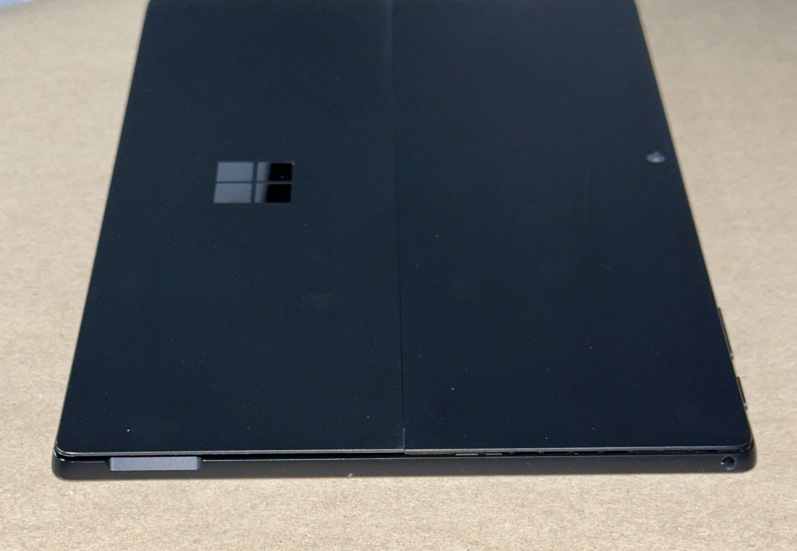 Microsoft Surface Pro 7 12.3″, Black, 256GB, i7, 16GB- Has Screen Flickers