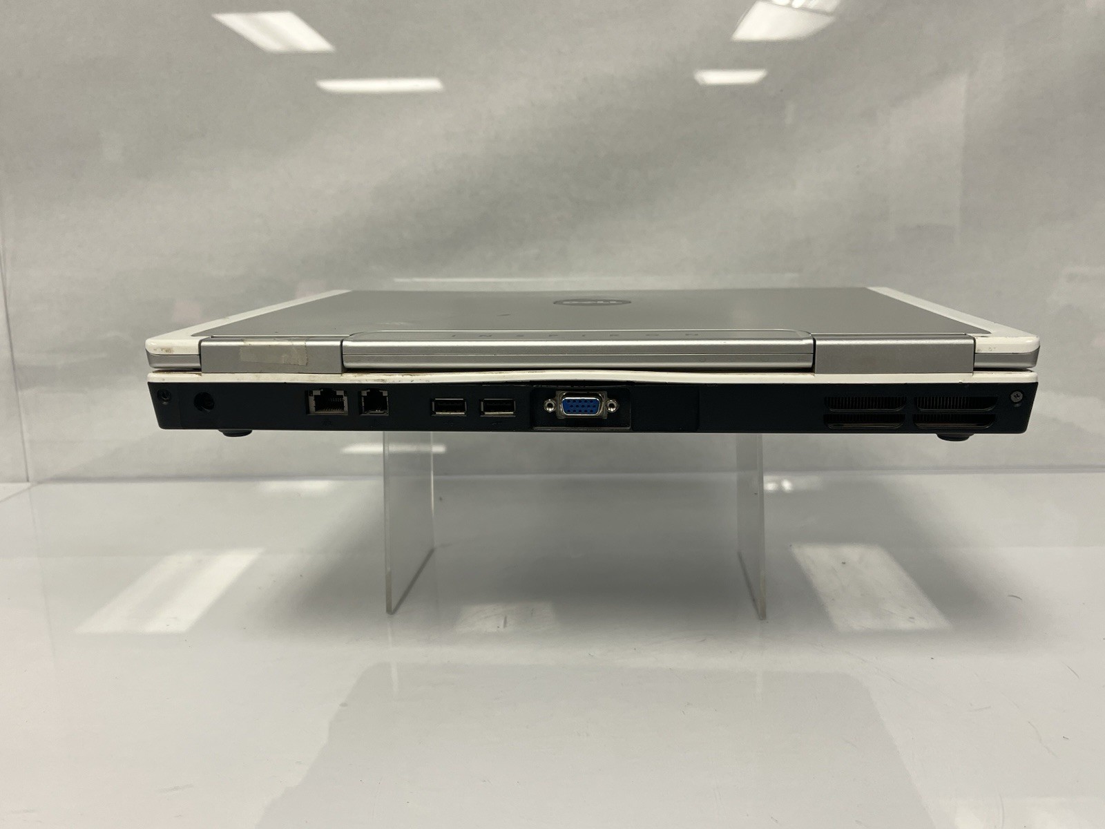 Dell Inspiron 1501 15.4″ AMD Turion 64 MK-36 2.0GHz 2GB RAM NO HDD