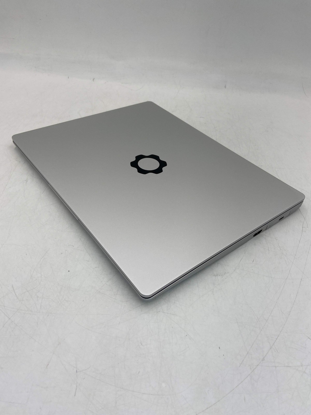 Framework Laptop 13 13″ Ryzen AI 7 350 W/ Radeon 860M 2.0GHz 16GB RAM 932GB AMD