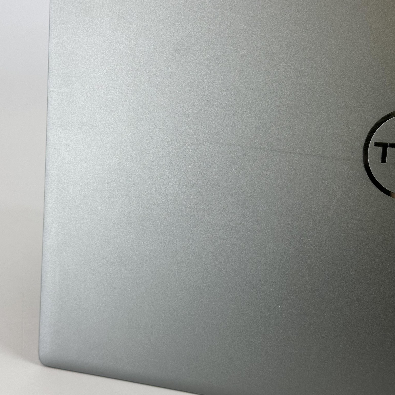 Dell Latitude 7450 14 QHD+ TOUCH 3.8 GHz Ultra 7 165H 32GB 256GB SSD FRAME SPLIT
