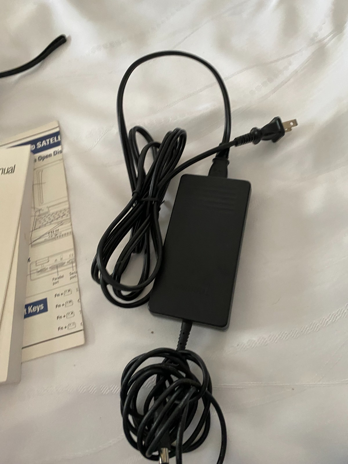 Vintage Toshiba Satellite 4010CDS / 4.0 Laptop w/ Charger – Read Description