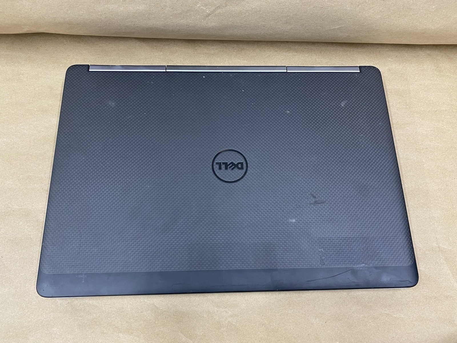 Dell Precision 7520 – 16″ 3840*2160 – E3-1575M – 8GB – 128GB – Win 10 – READ
