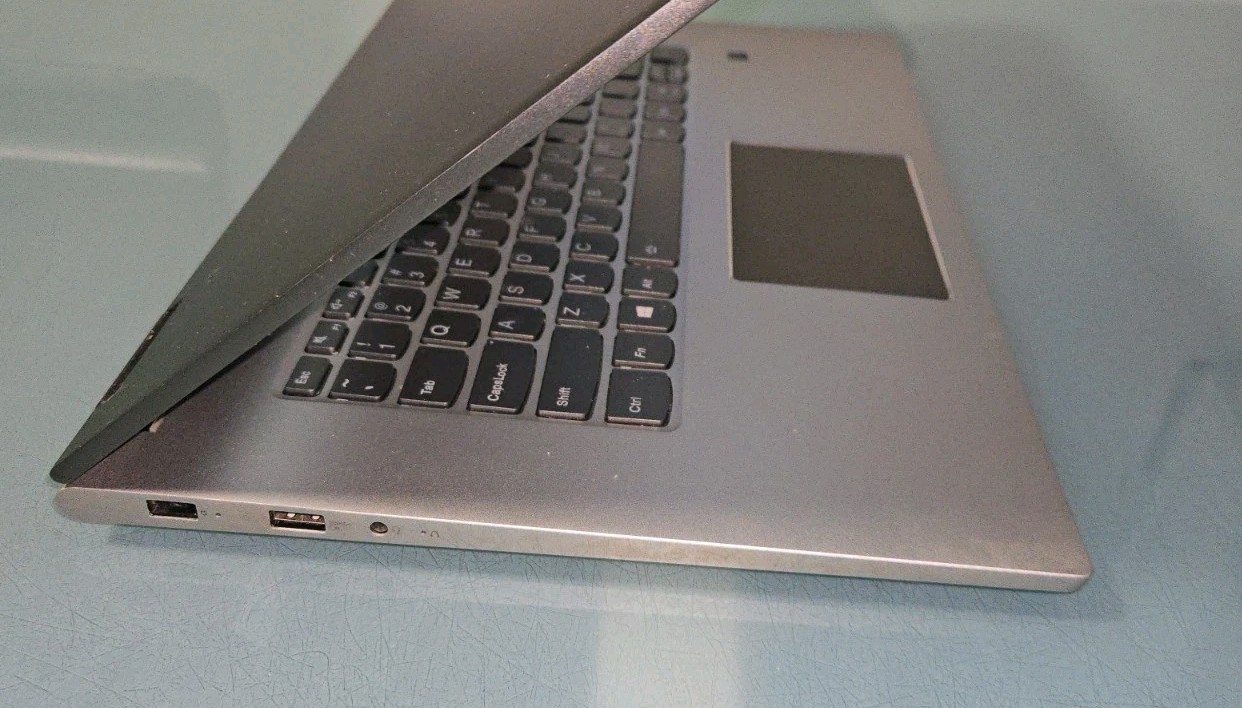 Lenovo Yoga 730-15IKB i7-8565U 16GB RAM 512GB SSD, Read Description