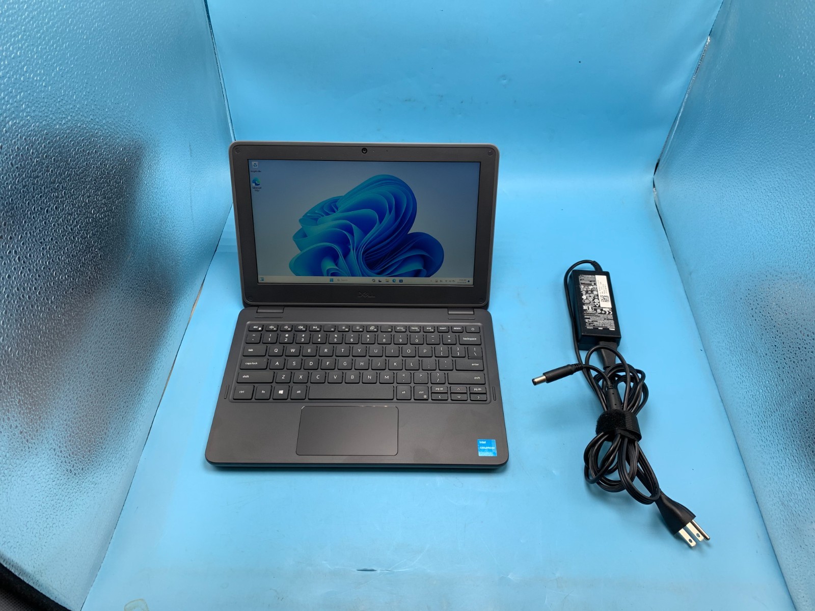 DELL LATITUDE 3120 11″ Celeron N5100 1.10GHz 4GB RAM 64GB SSD Windows 11 Pro