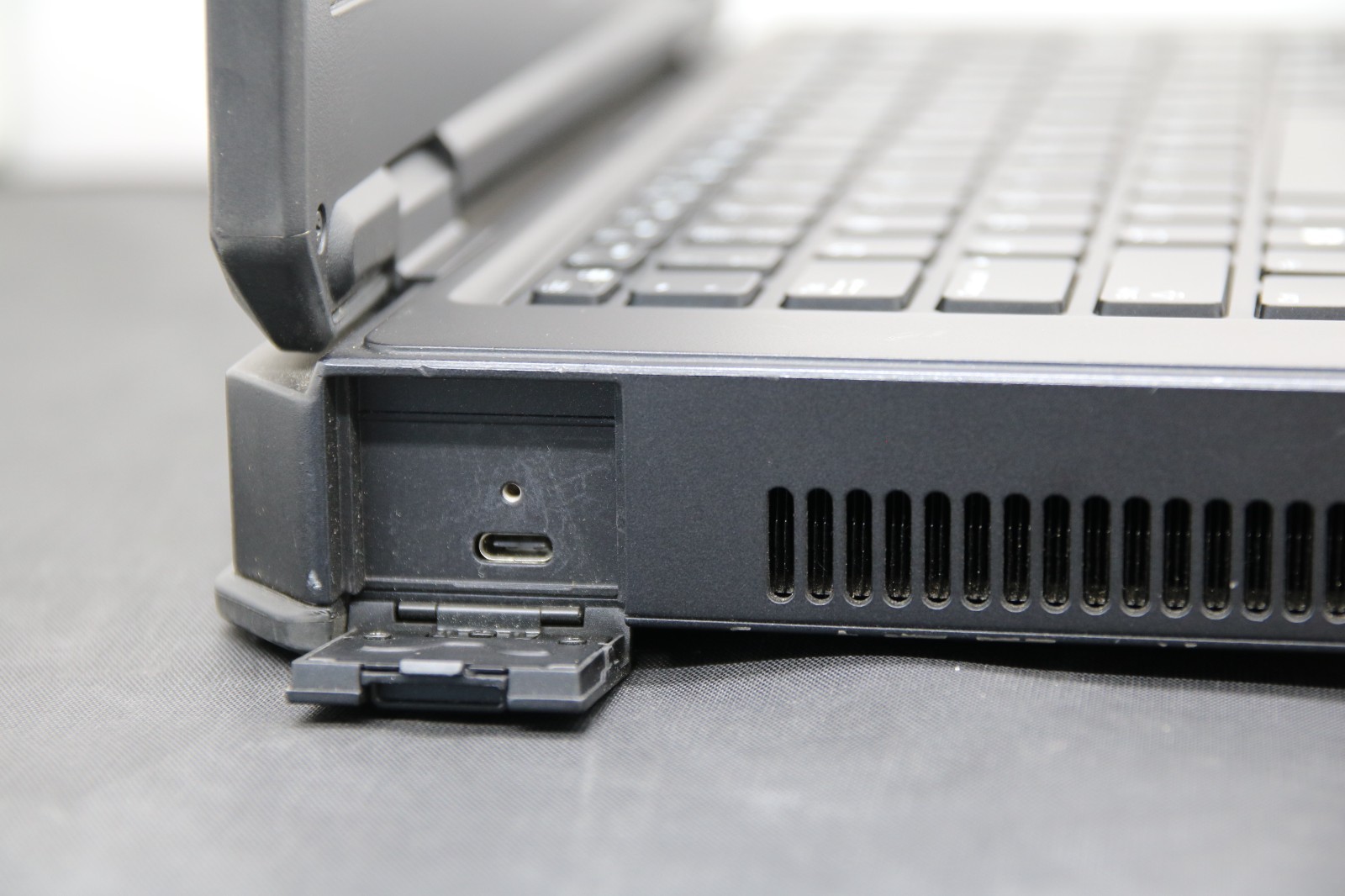 Dell Latitude Rugged 5424 14″ – i5-8350U 16GB 256GB Win11 *No Batt see Trackpad*