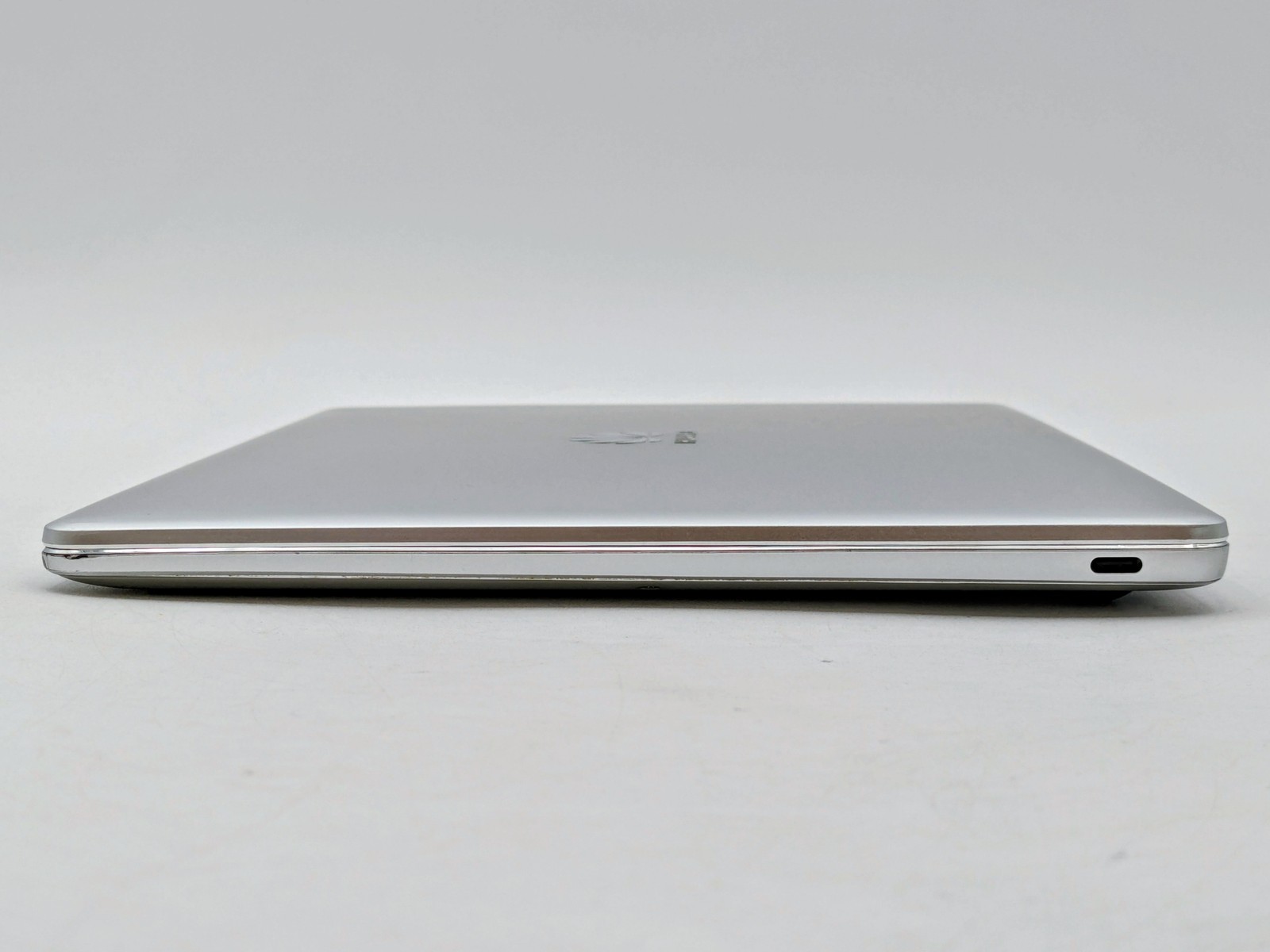 Matebook 13 WRT-W9 13″ 2160 x 1440 I5-8265U 512GB SSD 8GB W11 MX250 *READ*