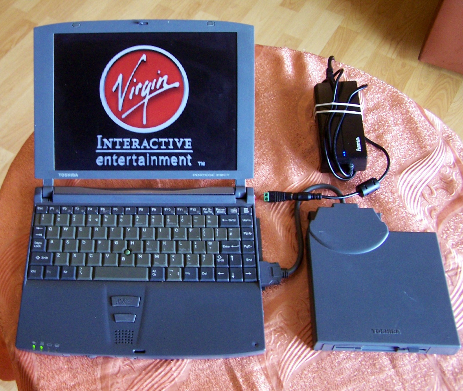 Win95 Toshiba Portege 3110CT Pentium 2, 300MHz 64MB 4GB Floppy Dos-ΝΟ armada cds