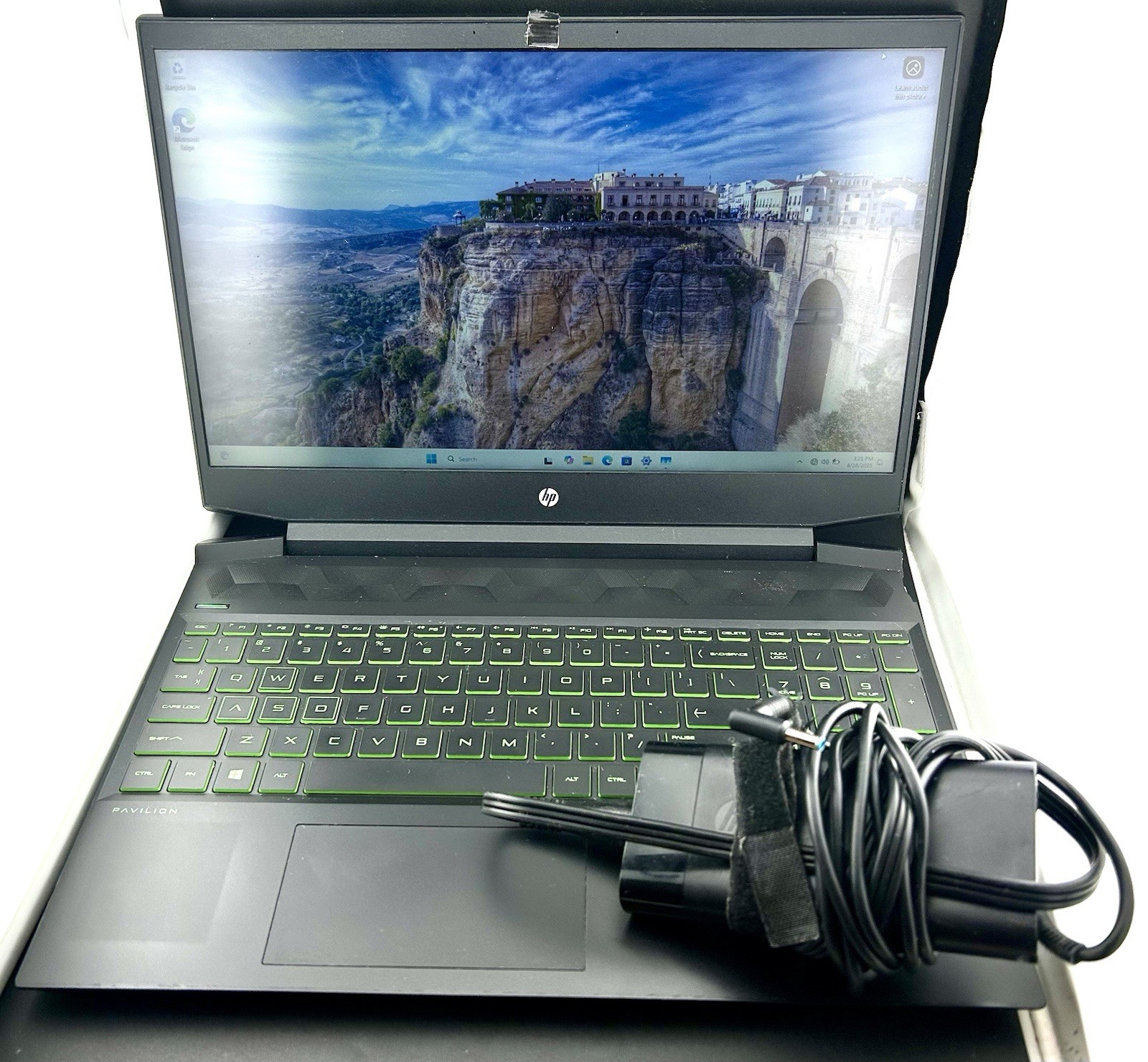 HP Pavilion Gaming Laptop 15 ec0xxx AMD Ryzen 3550H Radeon Vega 128GB (read)