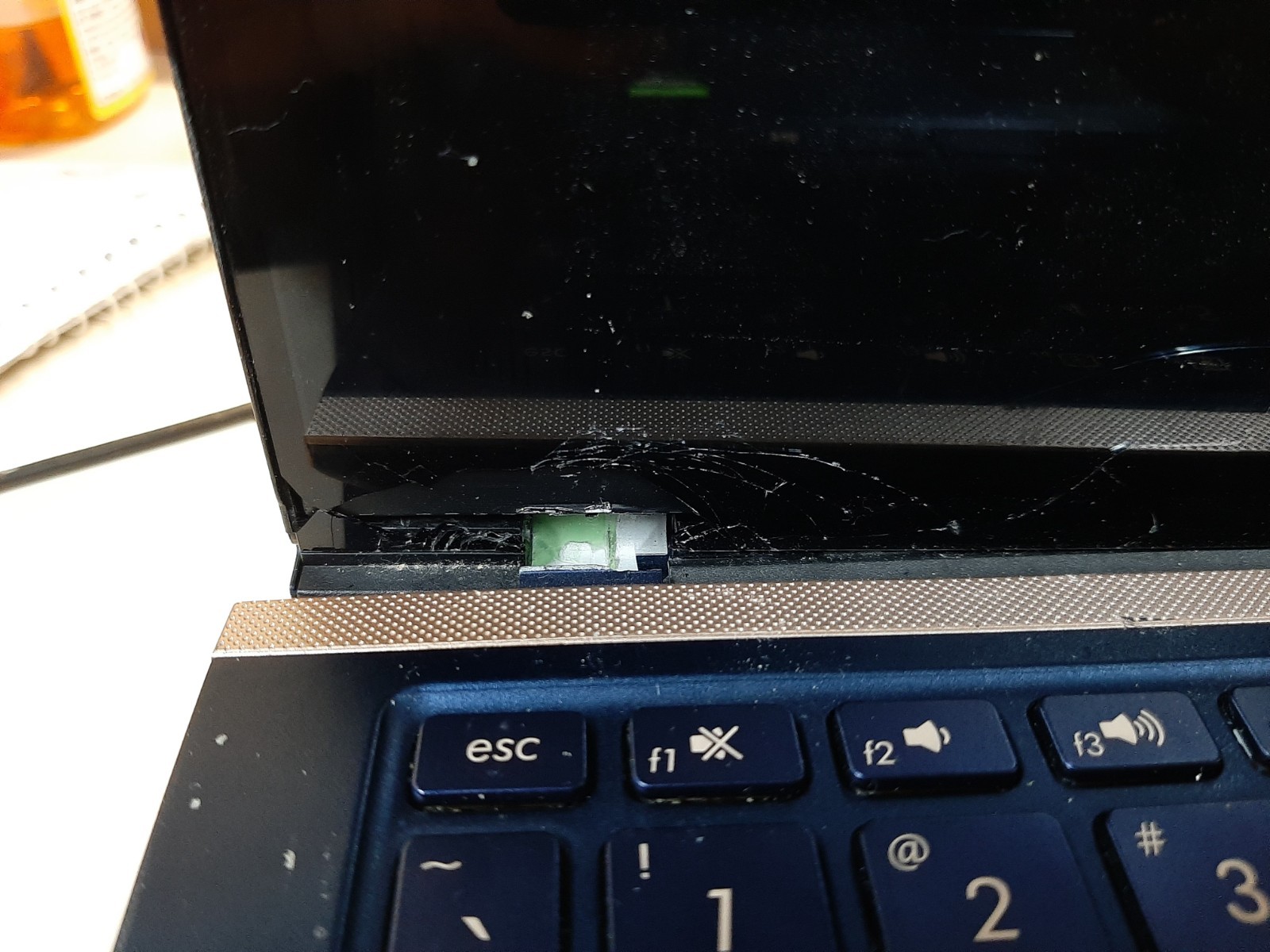 Asus ZenBook 15 15.6″ i7-10510u 16GB RAM No SSD No Battery – FOR PARTS