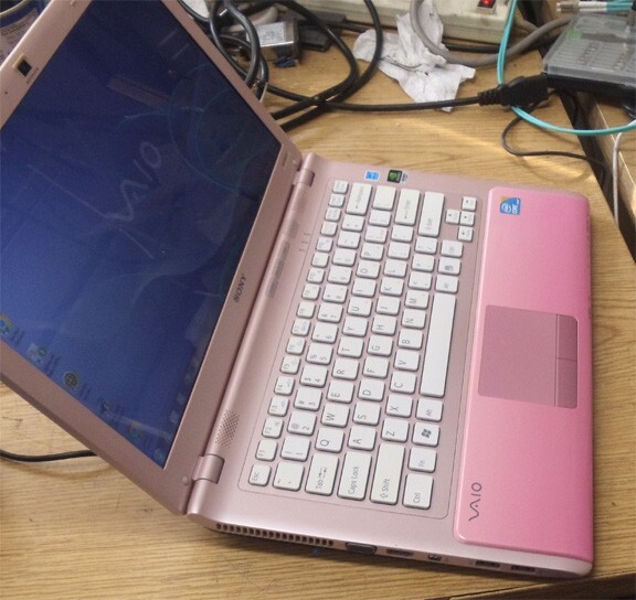 Sony pink VPCCW 21FX intel i3 2.1G 8gb ram 500 gb hard drive DVD/rw MS office