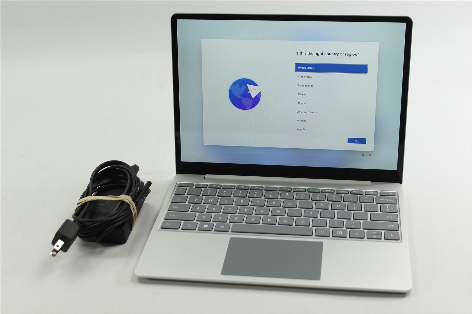Microsoft Surface Laptop Go 2 2013 12.4″ i5-1135G7 256GB SSD 16GB RAM W11H