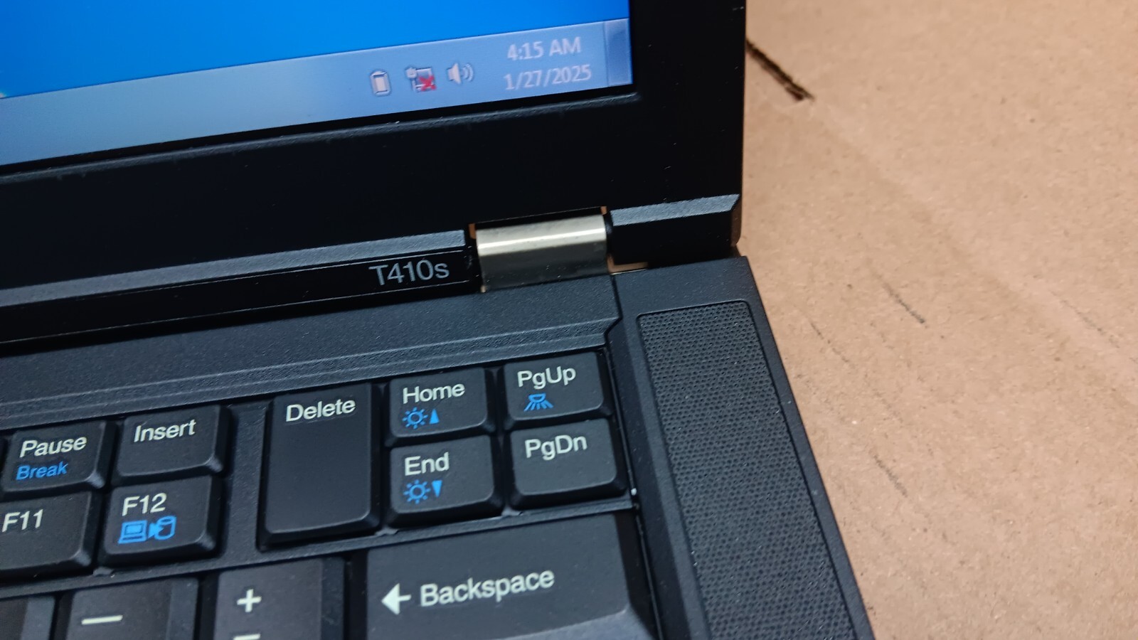 Lenovo Thinkpad T410s Laptop Core i5 @ 2.40 GHz 14″ LCD Screen Windows 7 pro DVD