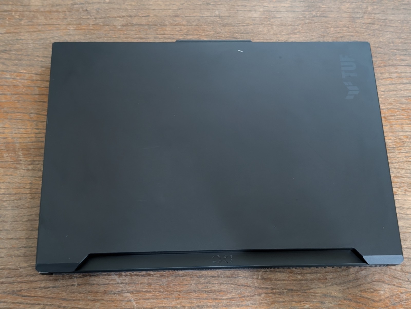 Asus TUF A16 FA617NS 15.6″ AMD Ryzen 7 7735HS Radeon RX 7600S Gaming Laptop