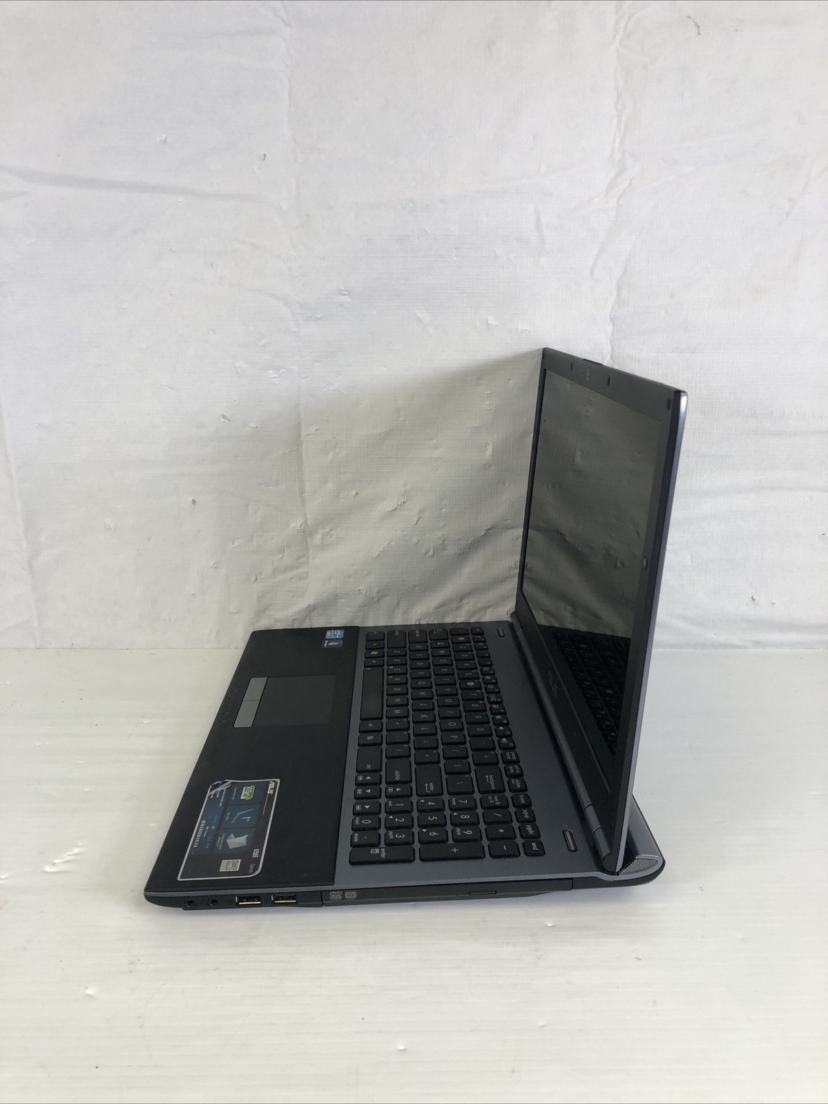 Asus U56E Intel i5-2410M 2.3GHz 6 GB NO HDD NO OS BAD BATTERY BAD TRACKPAD