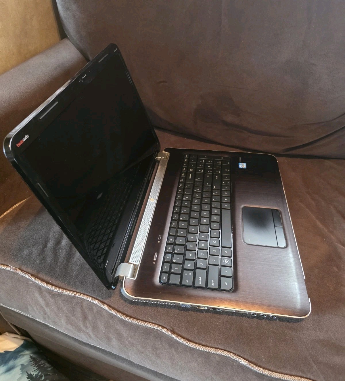 HP Pavilion 17.3″ DV7-6B55DX Laptop Intel i5-2430M 2.4GHz 8GB NO HDD NO Charger