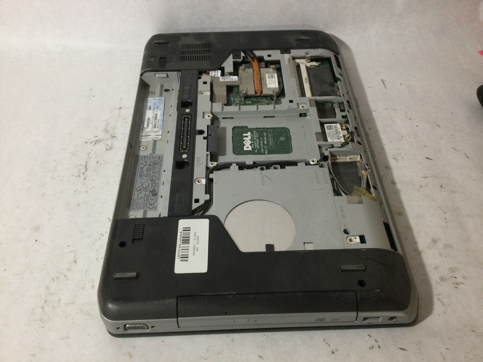 DELL LATITUDE E5520 – BOOTS TO BIOS / BIOS LOCK – INTEL I5 – NO RAM – READ – BB!