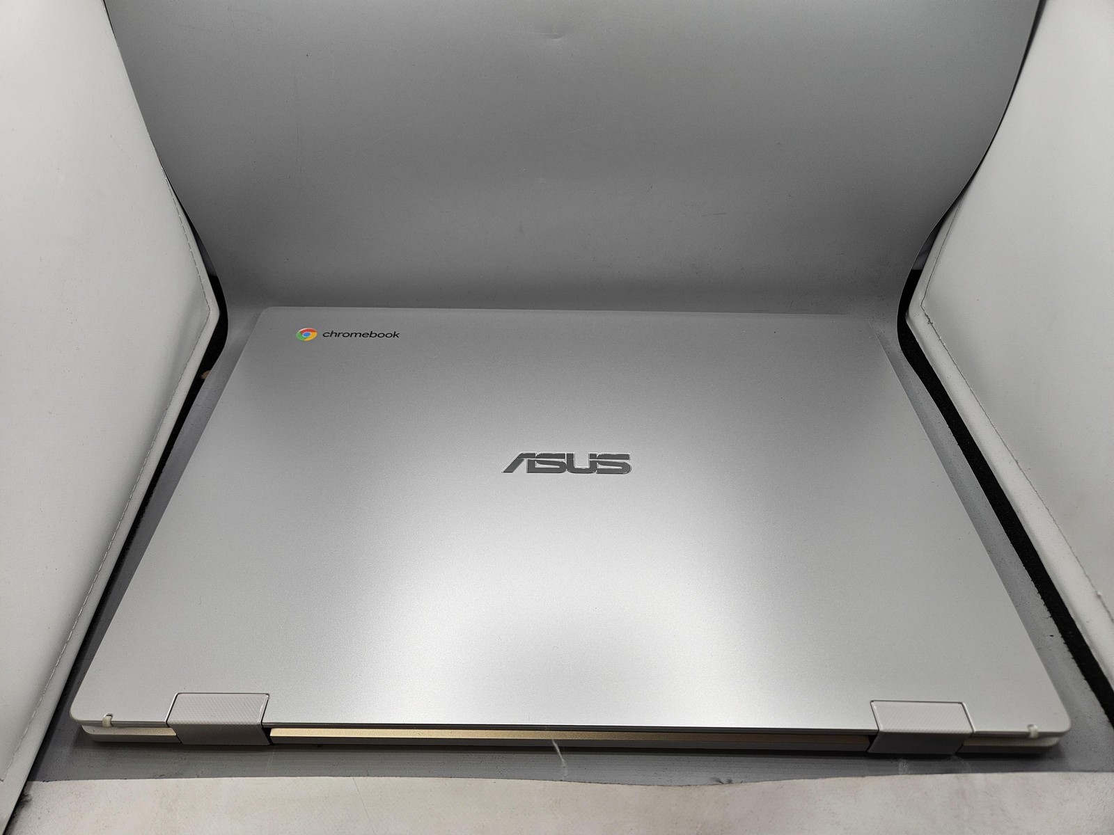 ASUS Chromebook CX1, 14″ FHD, 64GB Storage, ChromeOS, Transparent Silver *READ