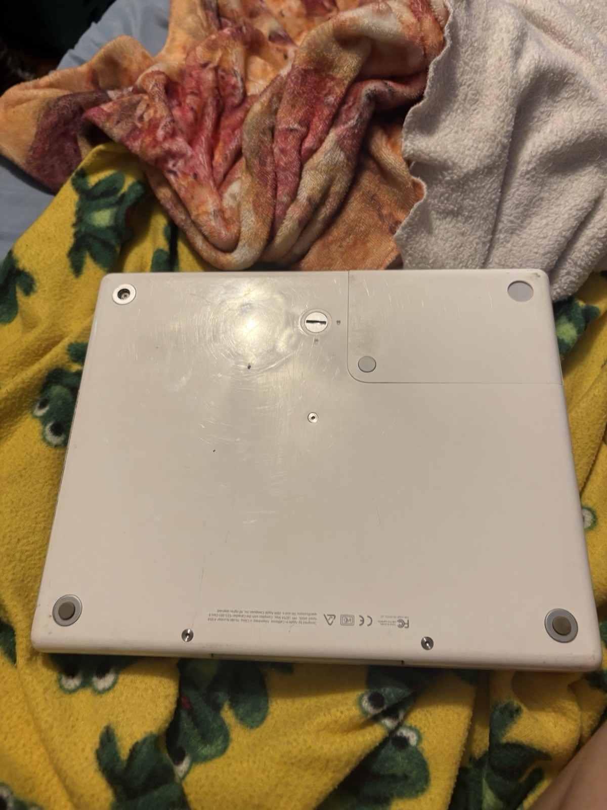 Apple iBook G4 14″ A1055 1.07 GHz PowerPC 1.25GB RAM 40GB HDD OS X 10.5.1 Retro