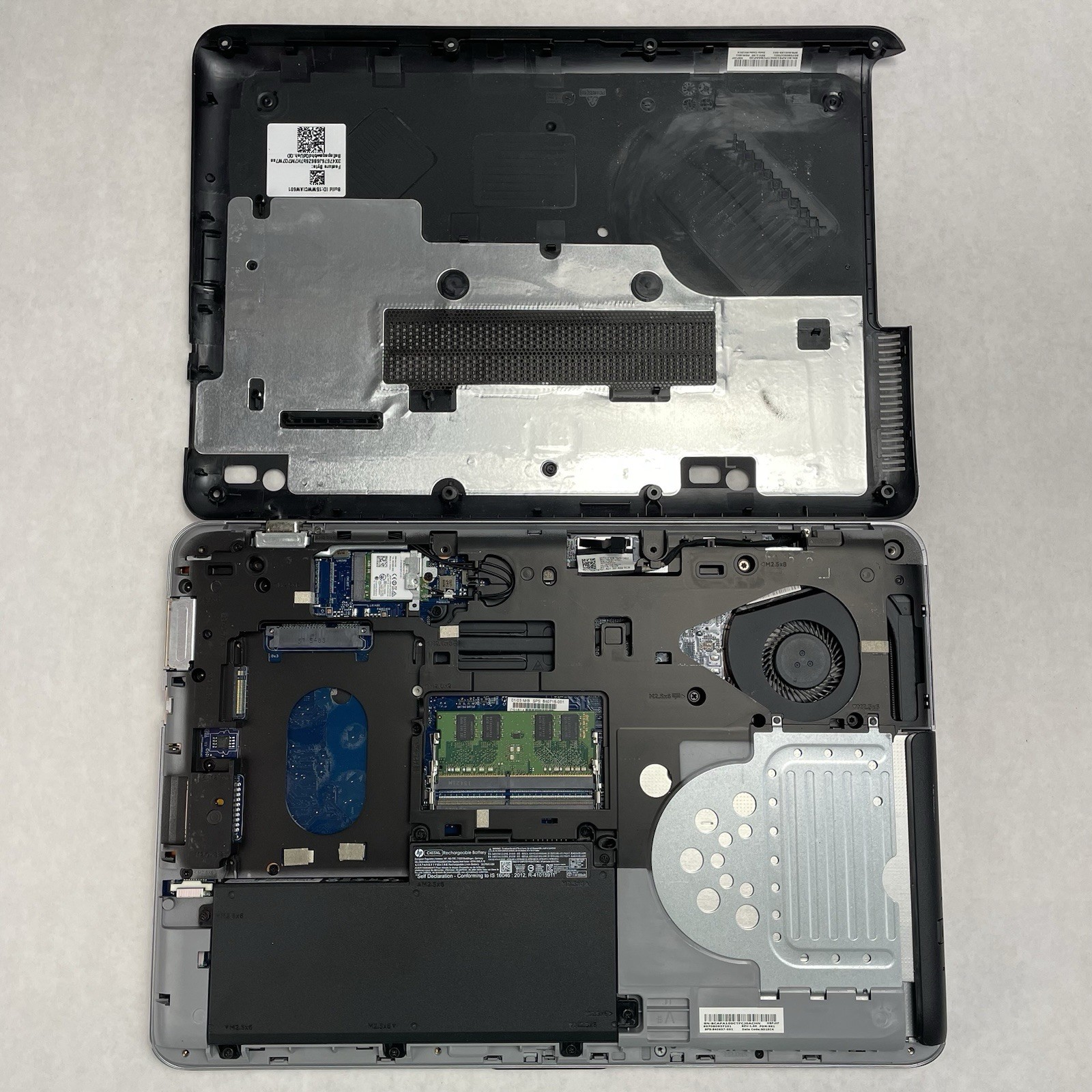 HP ProBook 640 G2 14″ i5-6200U 2.30 GHz 4 GB RAM No SSD/OS/AC