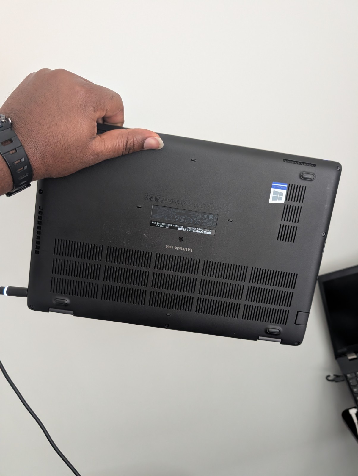 Dell latitude 5400 16gb RAM 256gb SSD Core I5 Win 11 Pro 99% battery health