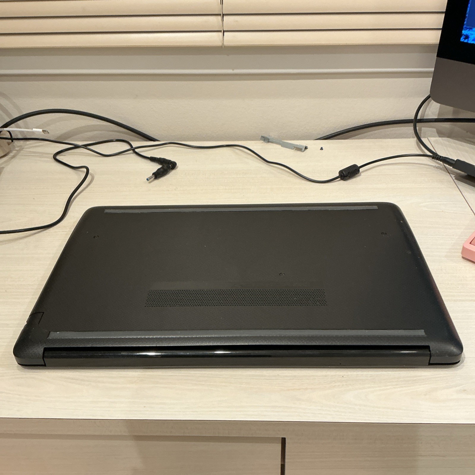 HP Notebook 15-db0xxx 14″ AMD A4-9125 8G RAM 256GB SSD Radeon R3 – Windows 10