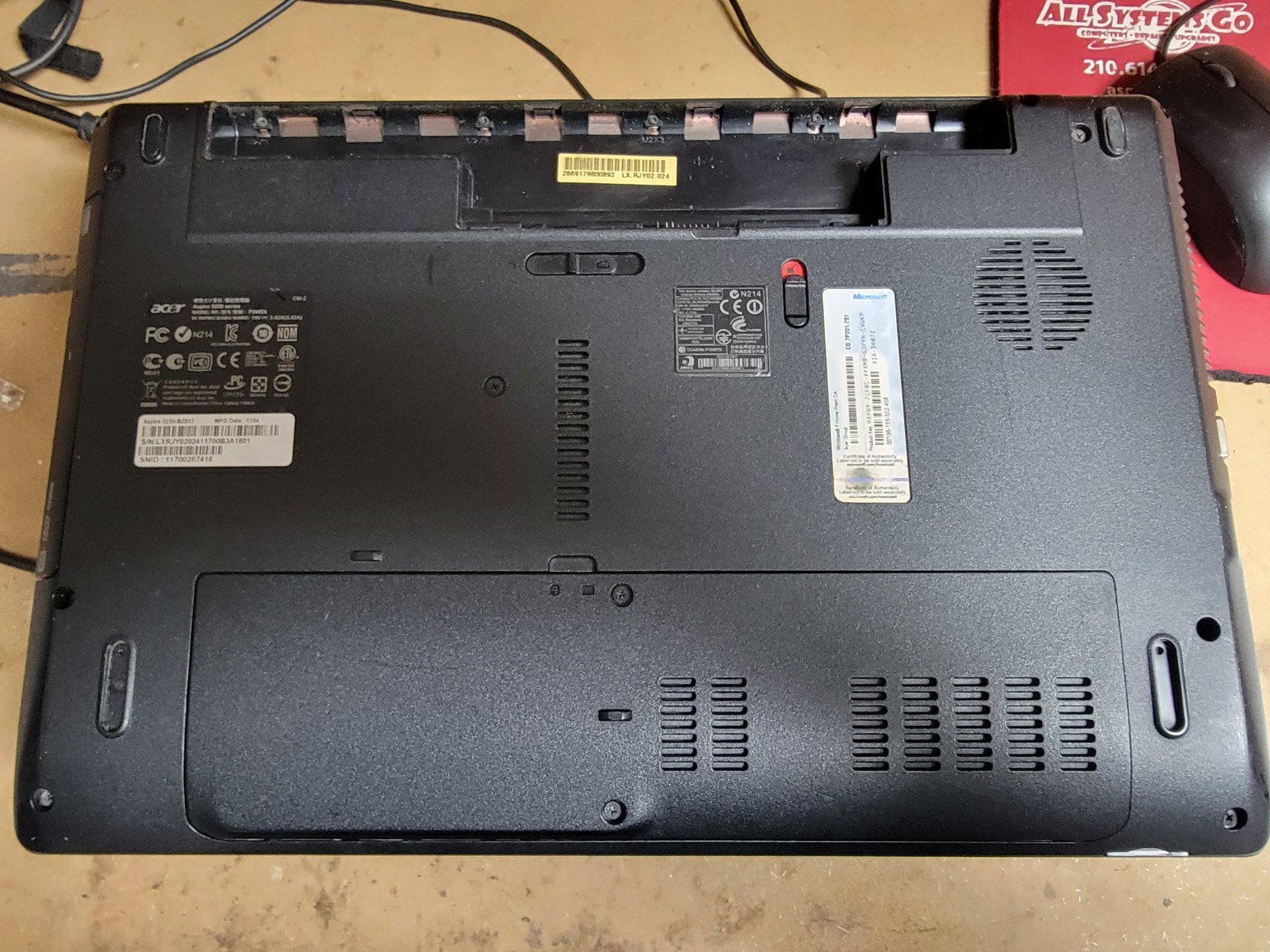 Acer Aspire 5250-BZ853 Laptop -AMD E-350 6GB – NO HDD – NO BATTERY – FOR PARTS