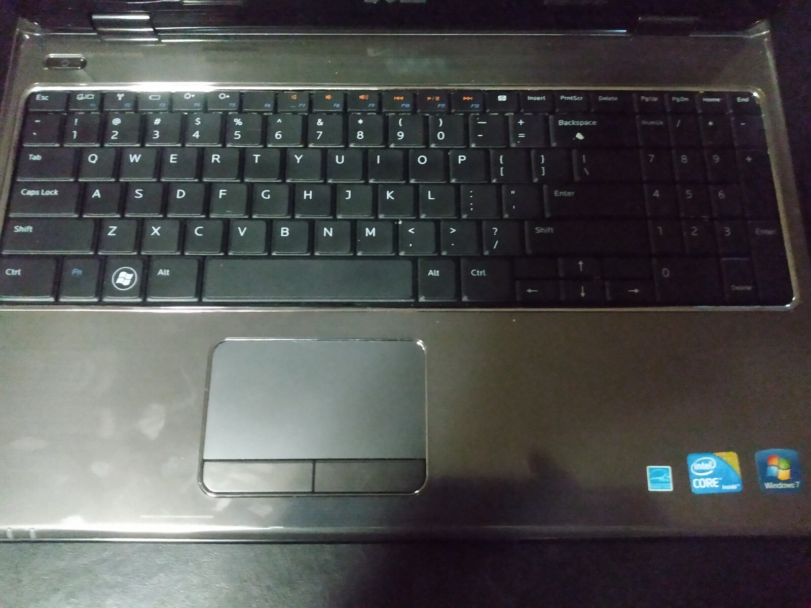Dell Inspirion n5010, 4 GB of ram, Intel core I3 M 370, 450 GB HDD
