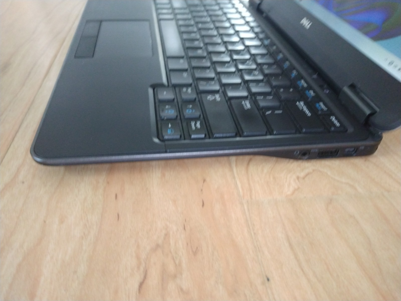 Used Dell Latitude e7240 Core i5 Wndows 11 256GB SSD Drive 8gb RAM laptop