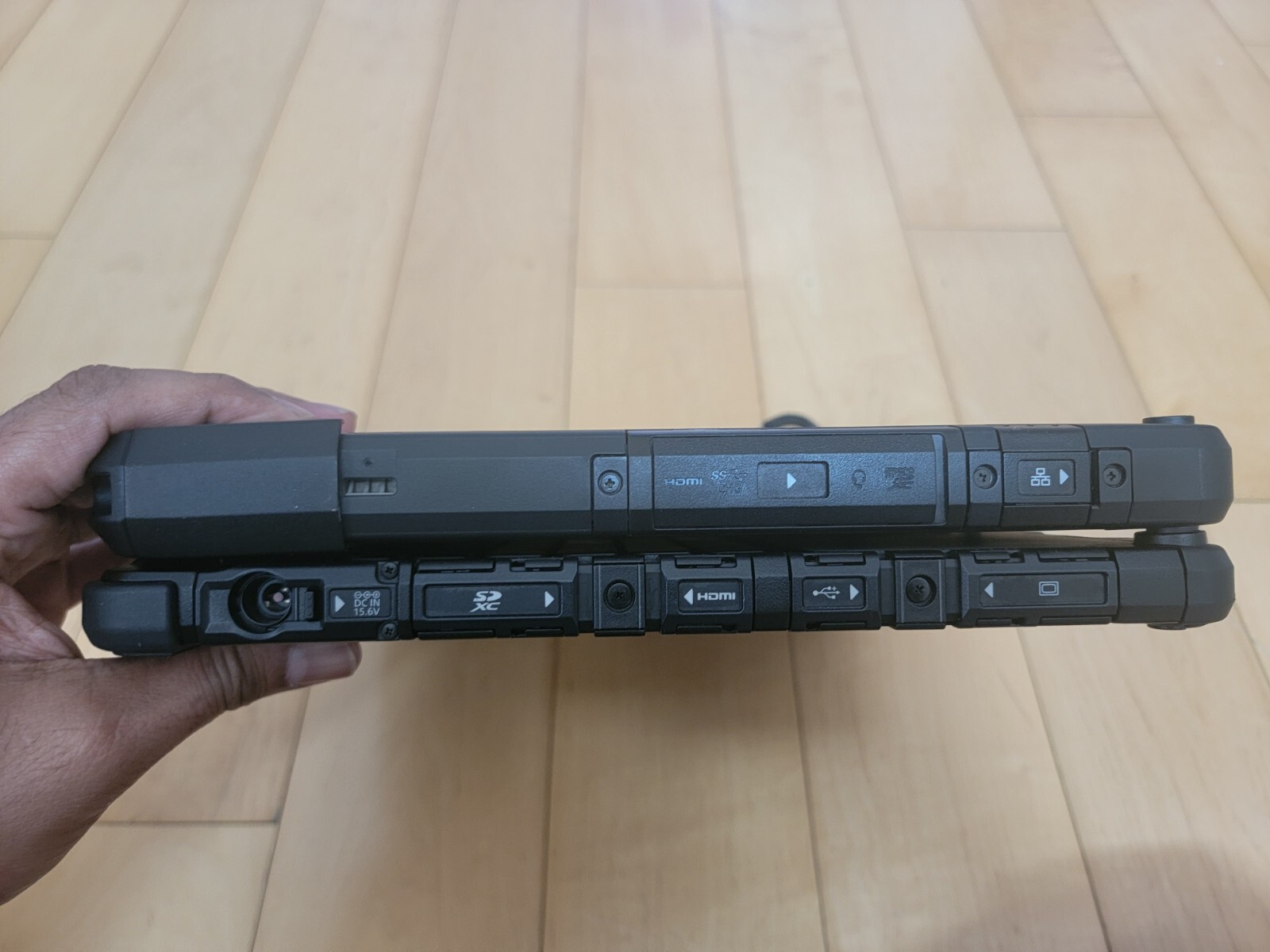 Panasonic Toughbook CF-33 12″ i5-7300U 16GB 1TB SSD W10 Pro Touch 2-in-1 LTE