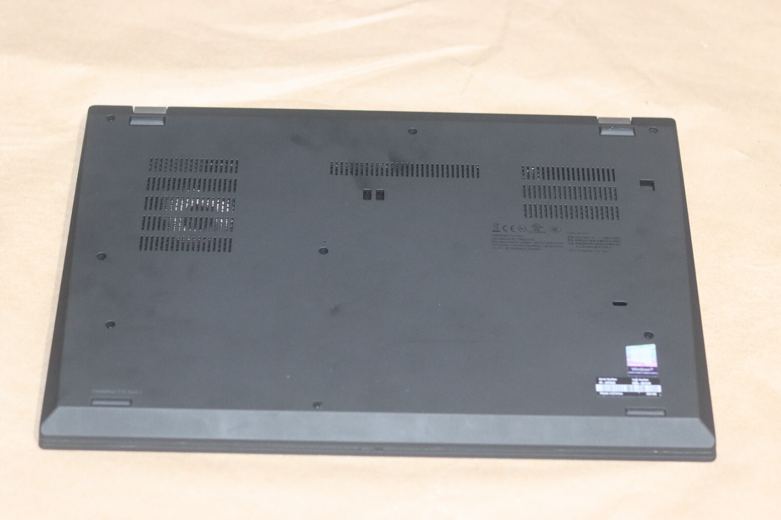 Lenovo ThinkPad T15 Gen 1 1.6 GHz i5-10210U 16GB Ram 256GB SSD – Very Good