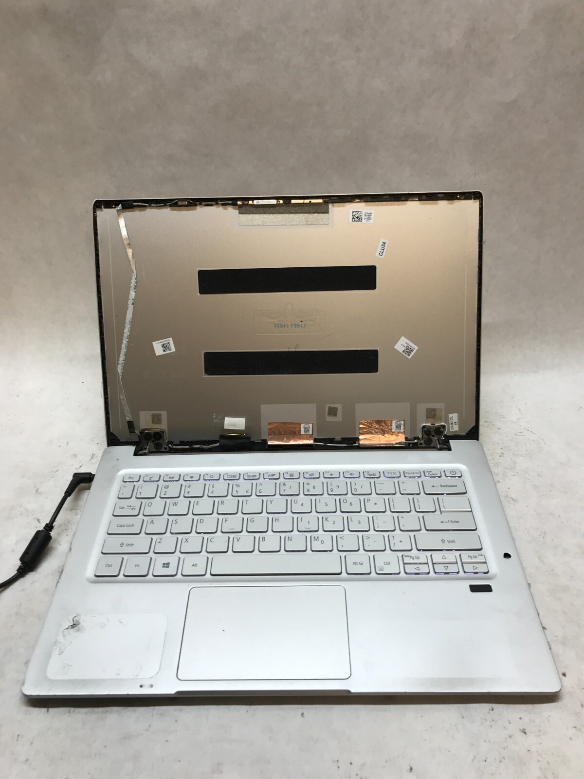 Acer Swift SF314-42 14″ AMD Ryzen 7 4700U 8GB RAM NO SSD/OS Missing Screen – -DW