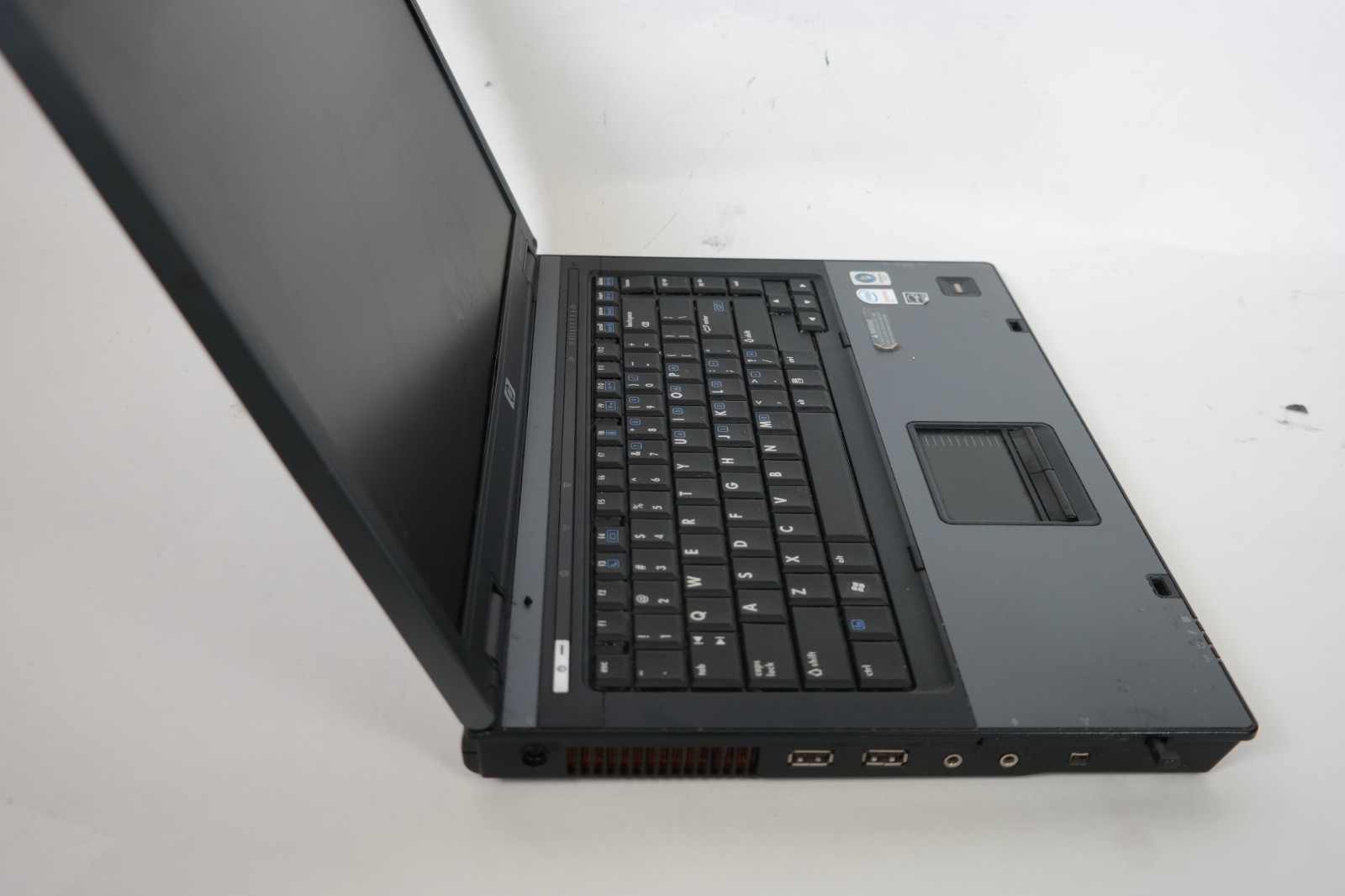 HP Compaq 6510b/Centrino Duo T7100/2GB RAM/No Storage/Bad Battery/Parts