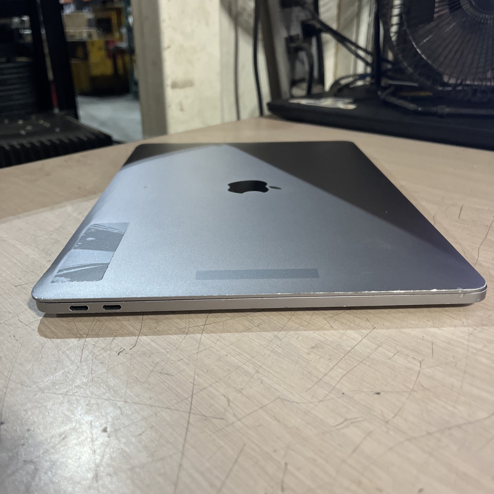 APPLE MACBOOK PRO 13″ MID-2017 CORE I5-7360U 2.3GHZ 8GB RAM NO HD /