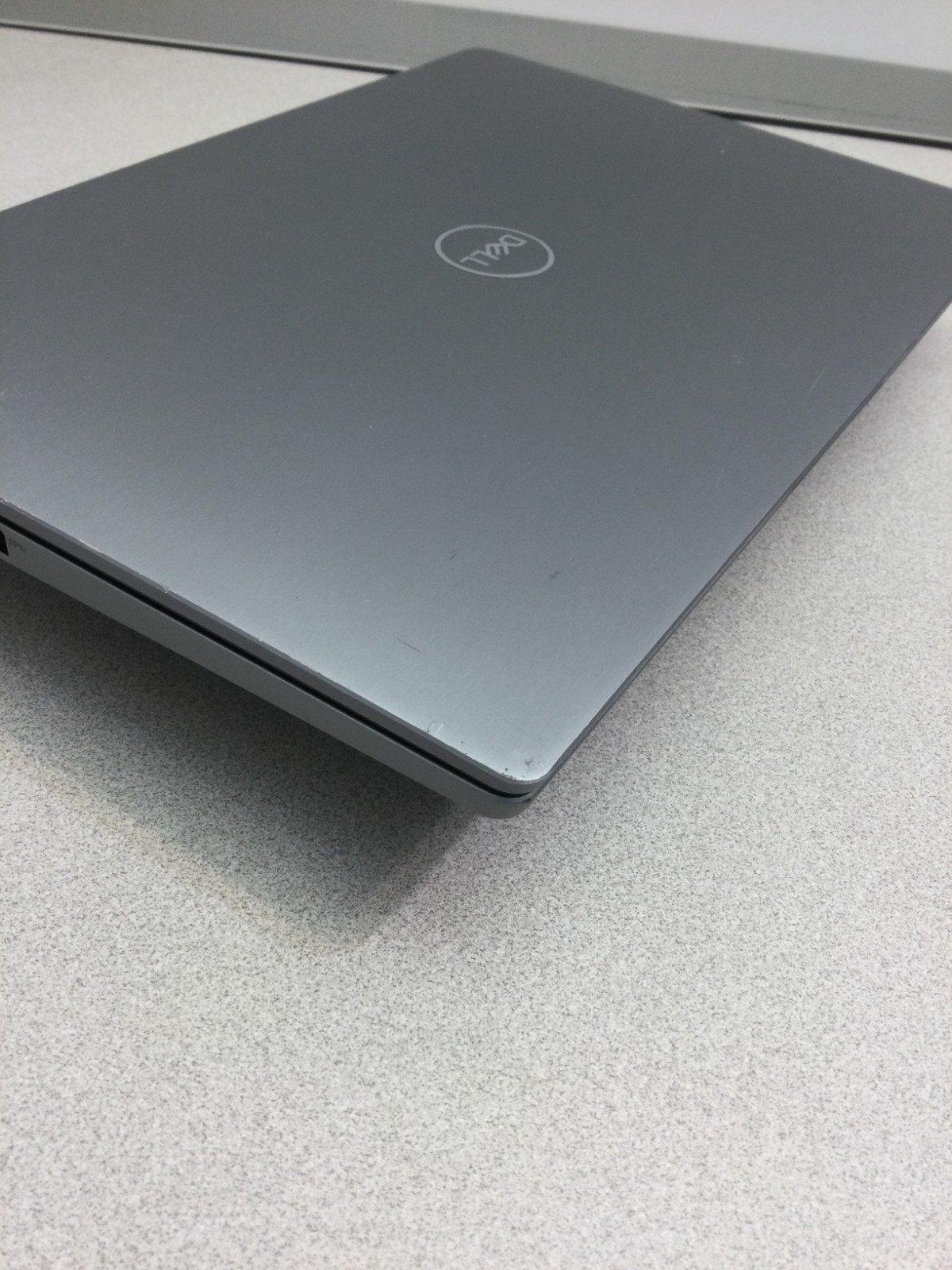 Dell Latitude 13 5300 13.3″(256GB SSD, Core i7-8665U, 1.90GHz, 16GB…