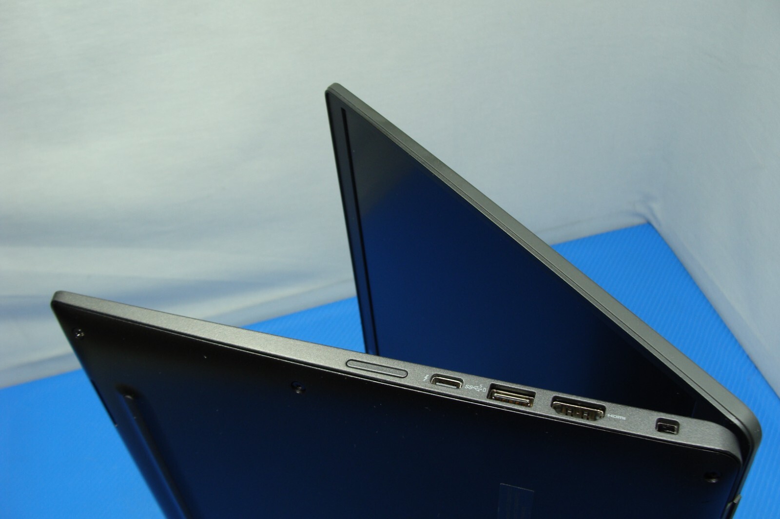 Dell Latitude 7530 15.6″FHD i5-1245U 1.3GHz 8GB 256GB SSD Windows 11Pro Warranty