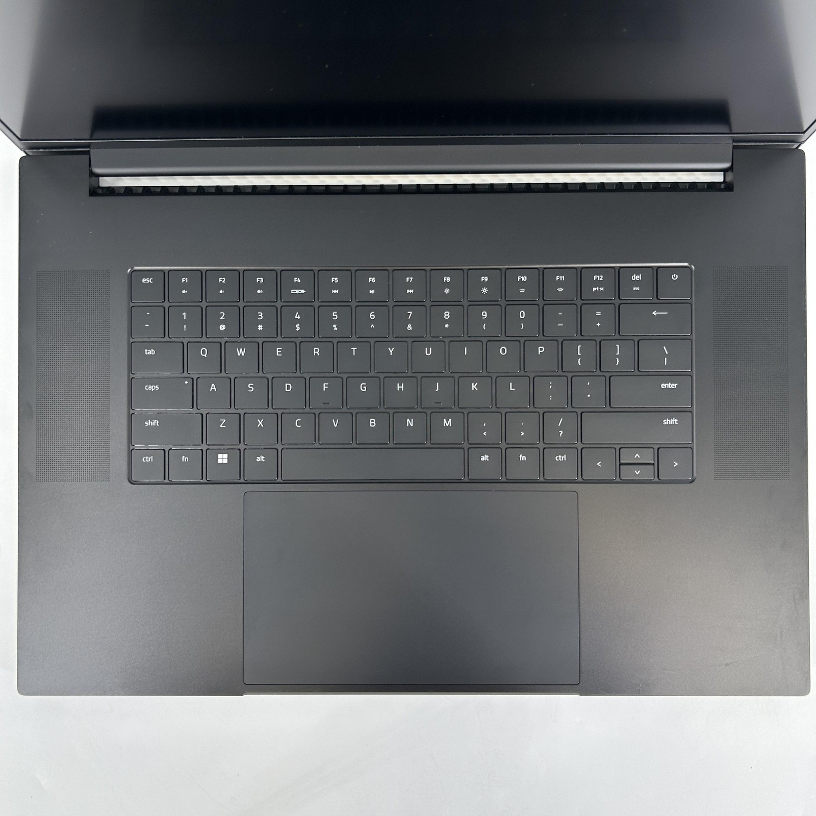 Razer Blade 18 240Hz QHD+ 2.2 GHz i9-13950HX 32GB 1TB SSD RTX 4080 Very Good