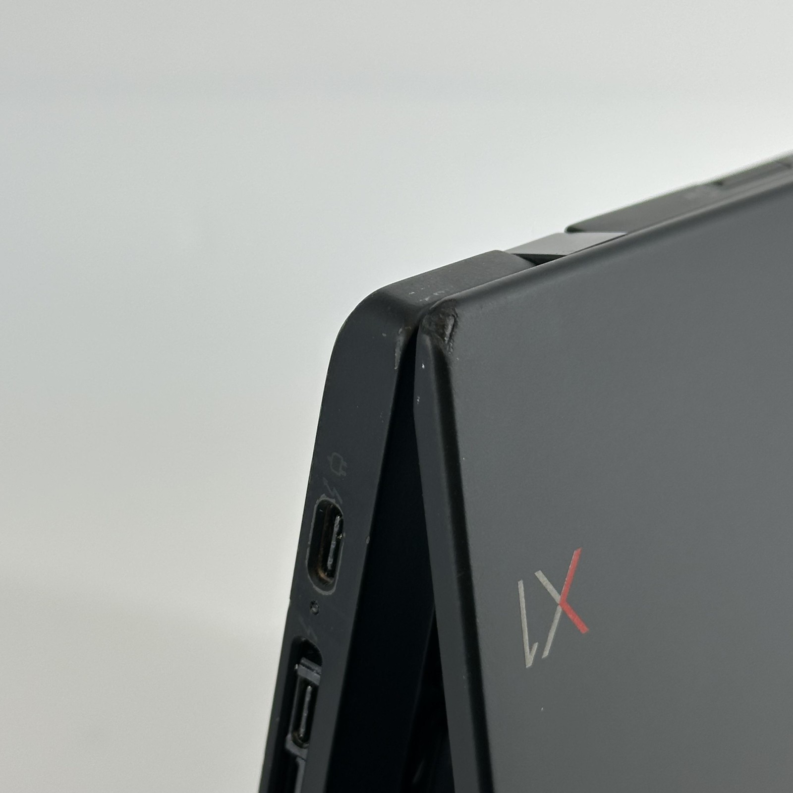 Lenovo ThinkPad X1 Carbon Gen 6 14 2K i7-8550U 1.80GHz 16GB 256GB BAD USB-C Port