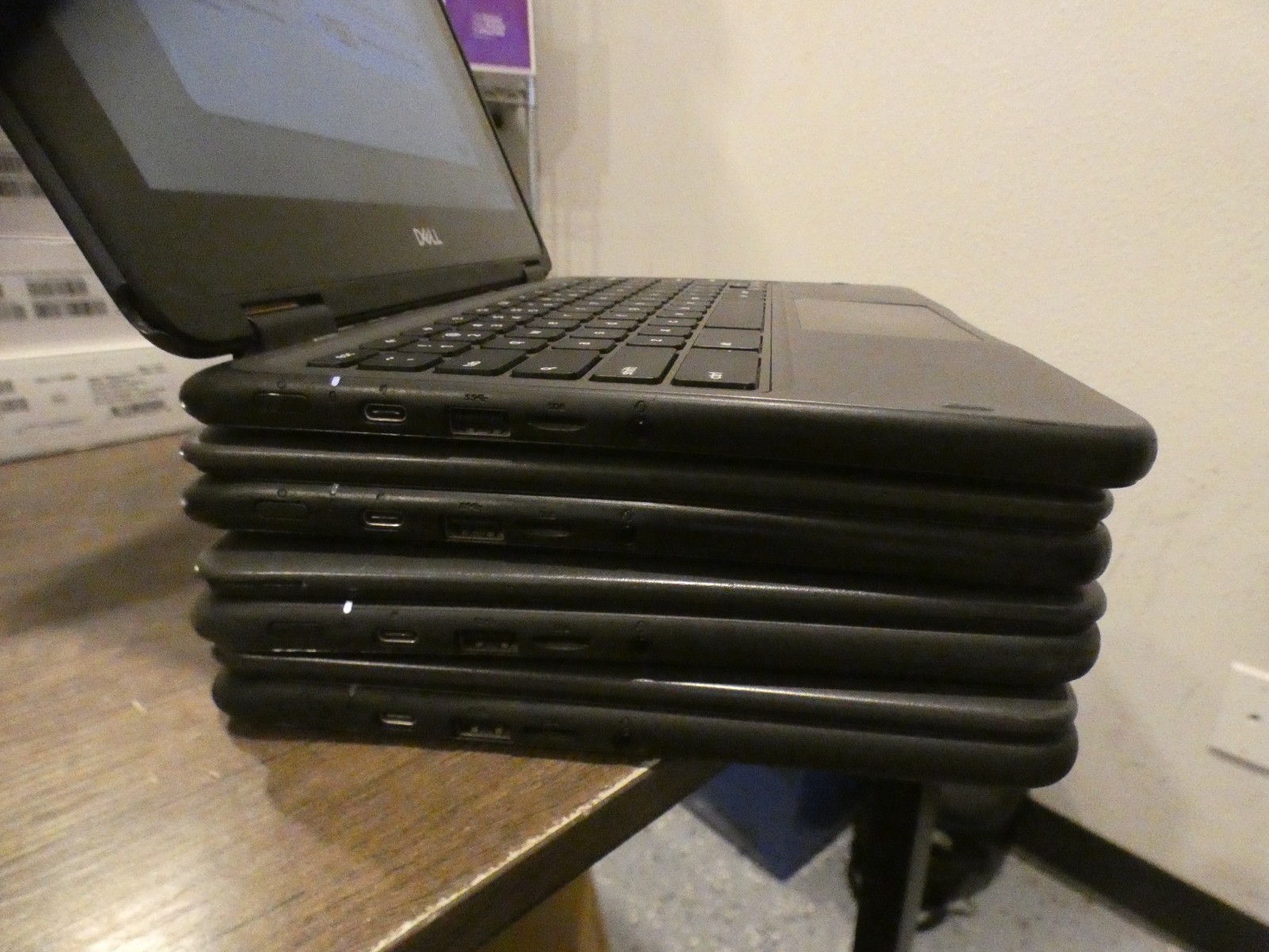 Dell Chromebook 3100 2 in 1 11.6″ Touchscreen Celeron 4GB 32GB 1.1GHZ (Lot of 4)